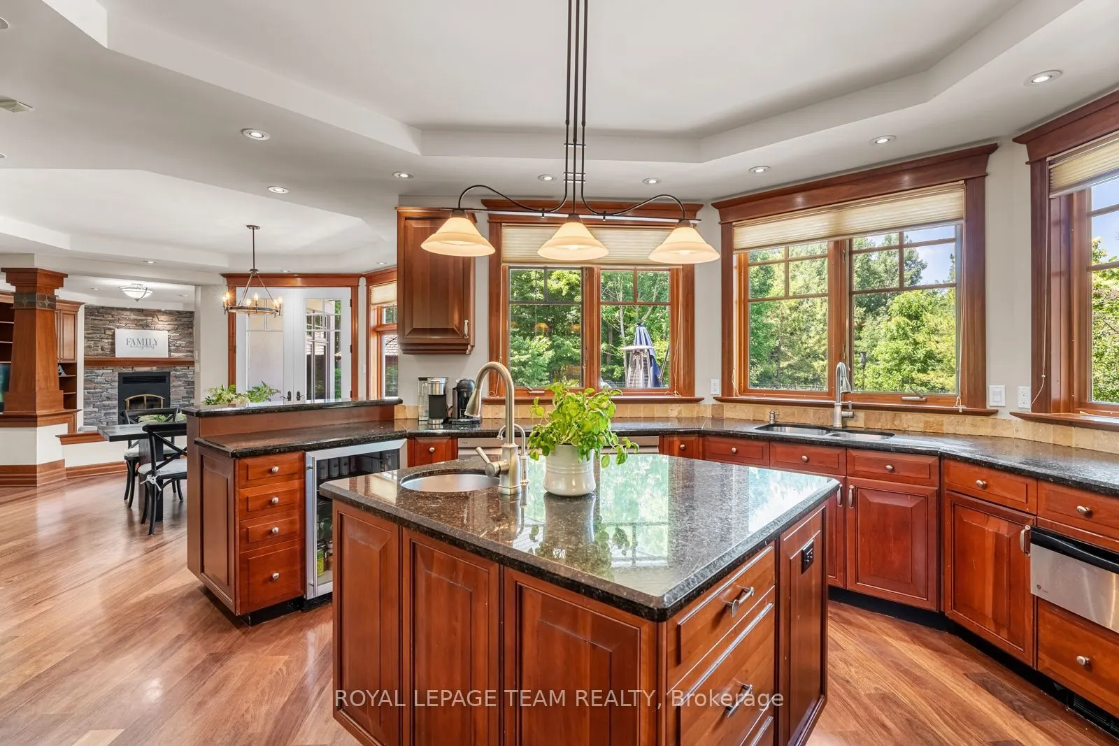 33 Marchbrook Circle