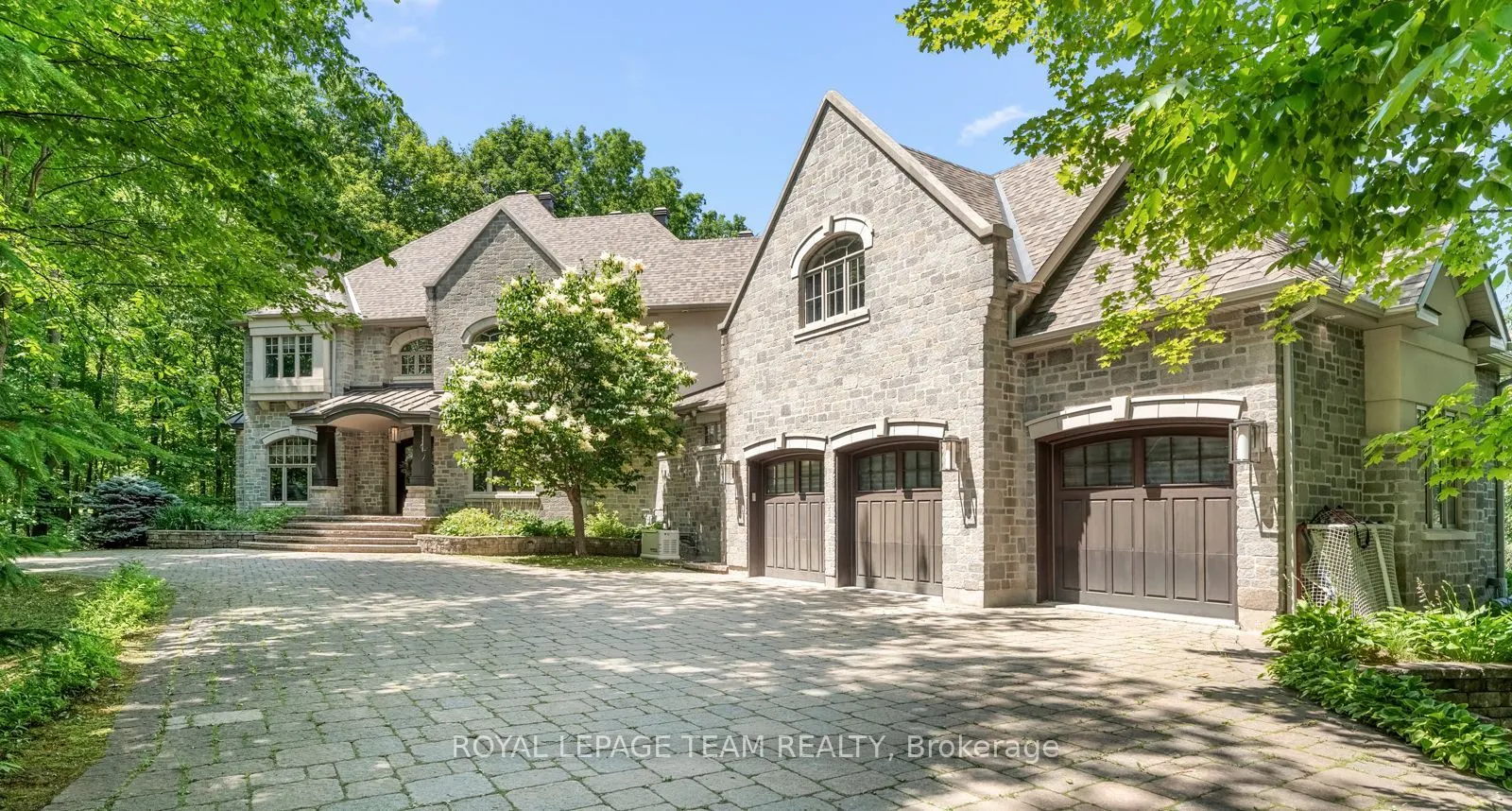 33 Marchbrook Circle