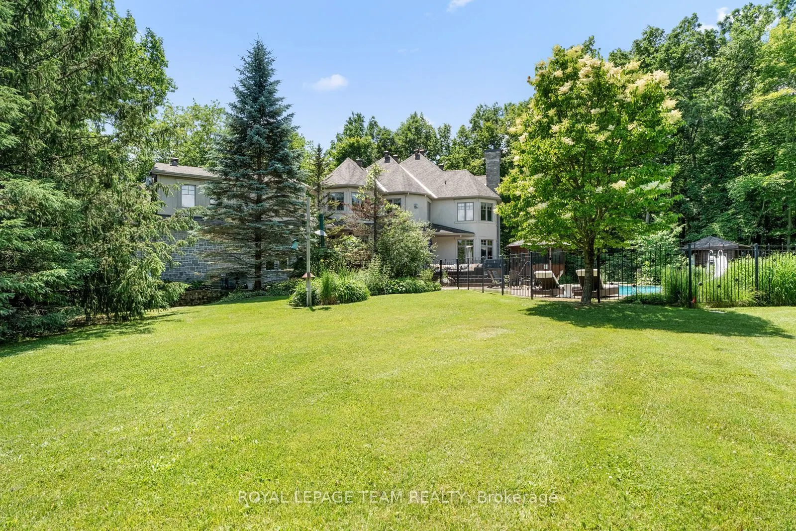33 Marchbrook Circle