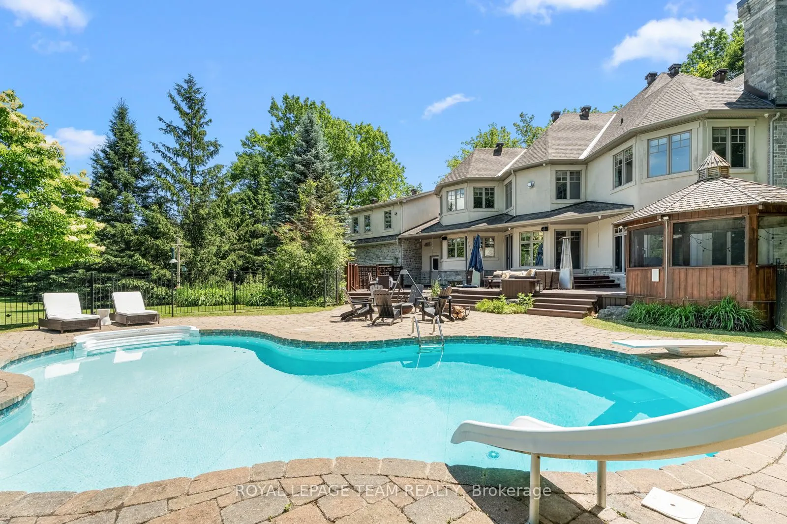 33 Marchbrook Circle