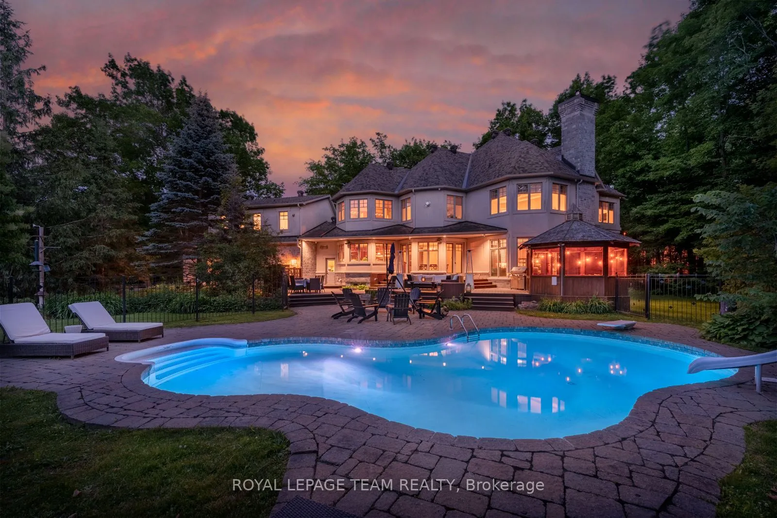 33 Marchbrook Circle