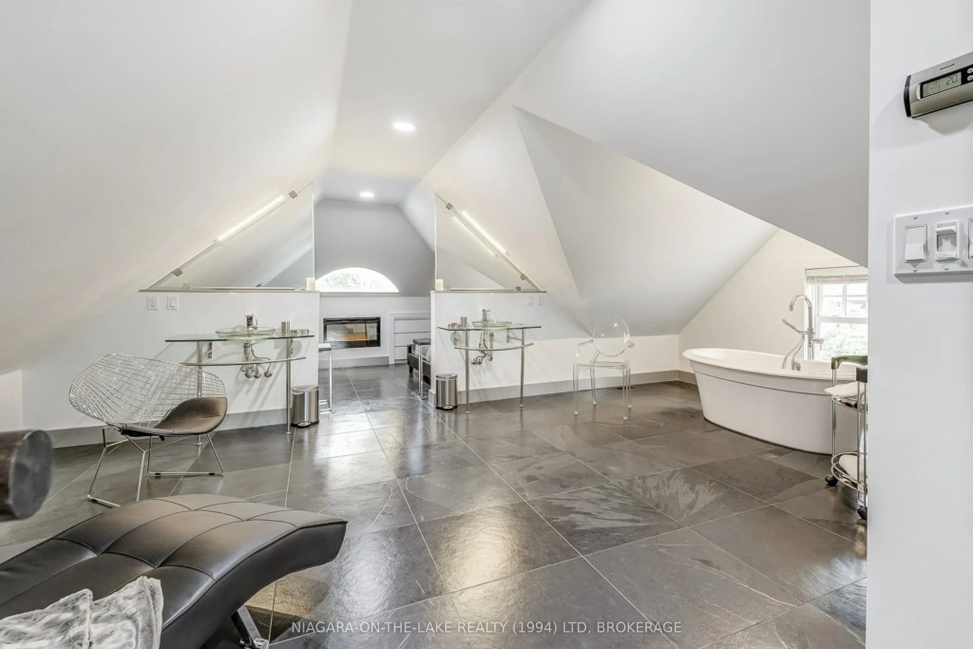 28 PRIDEAUX Street