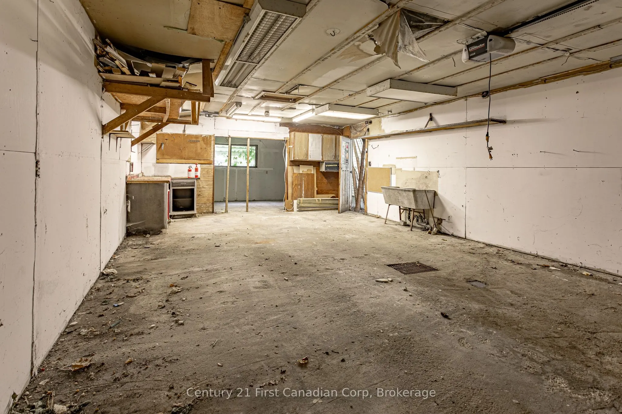 180 King Hiram Street