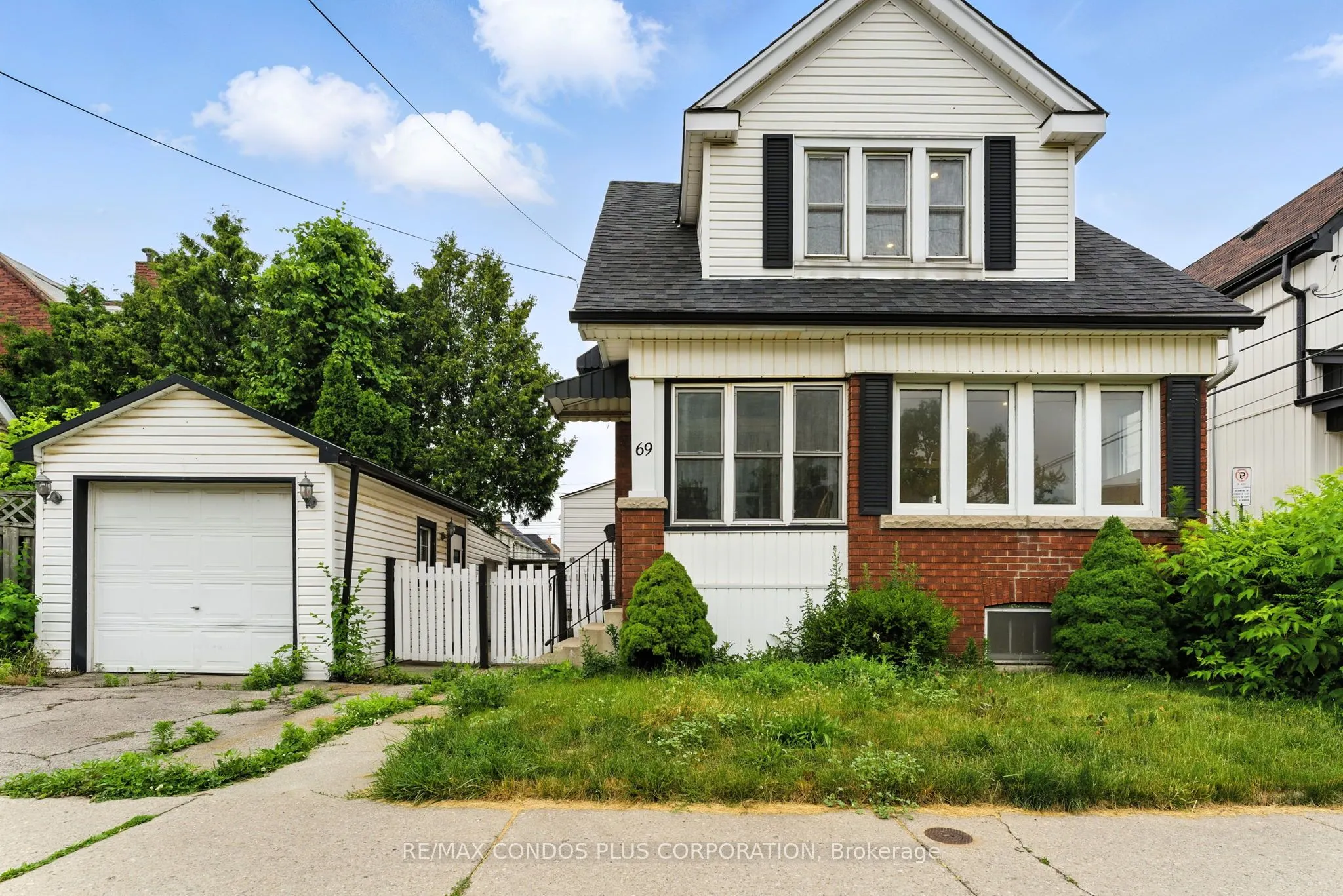 69 Roxborough Avenue