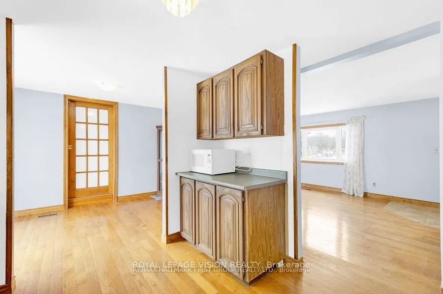 1304 Hunt Club Road, #Land + Bldg
