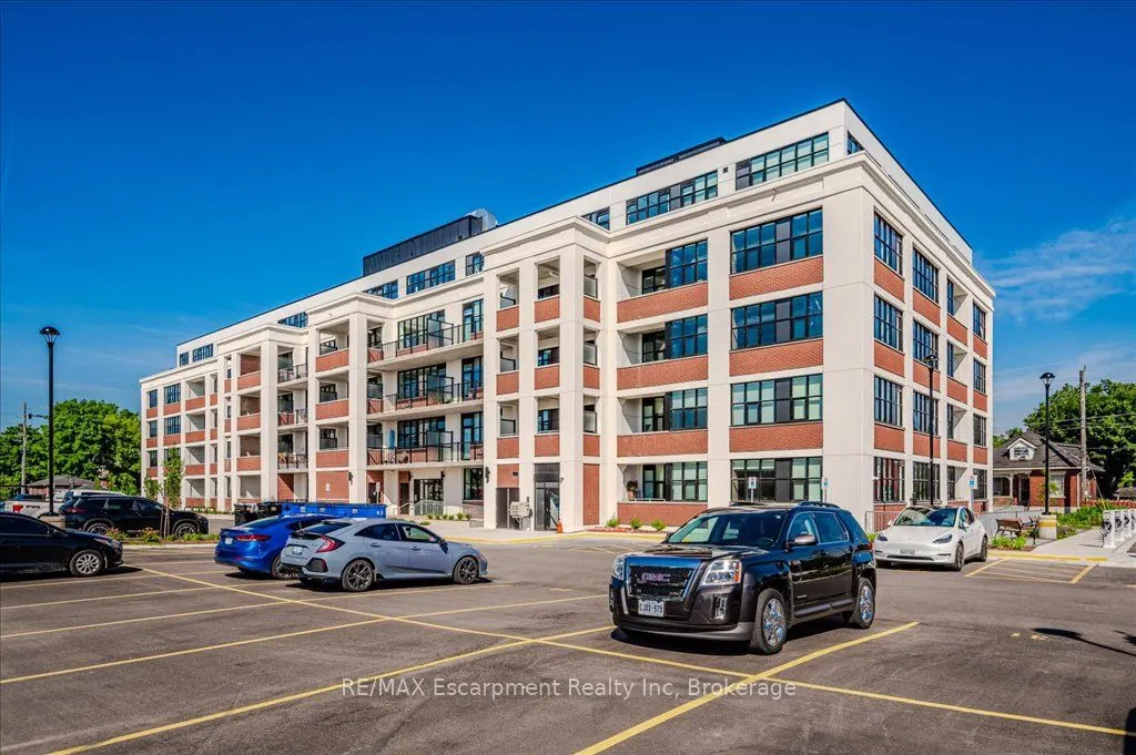 120 Huron Street, #528