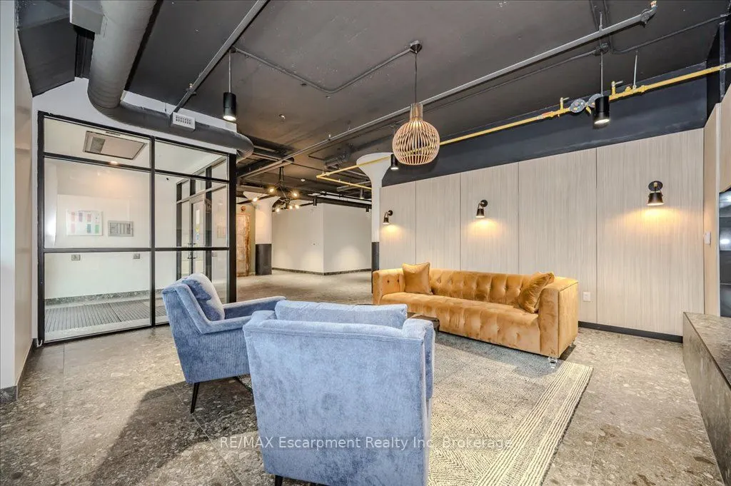 120 Huron Street, #528