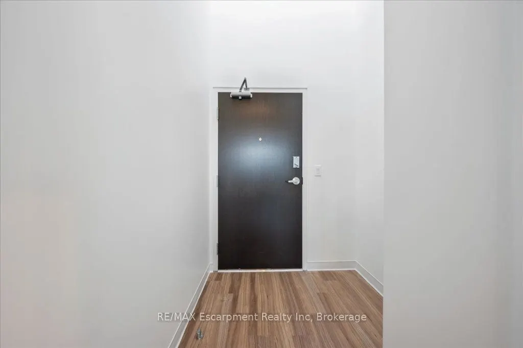 120 Huron Street, #528