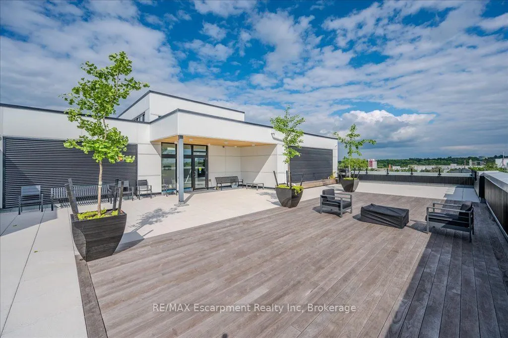 120 Huron Street, #528