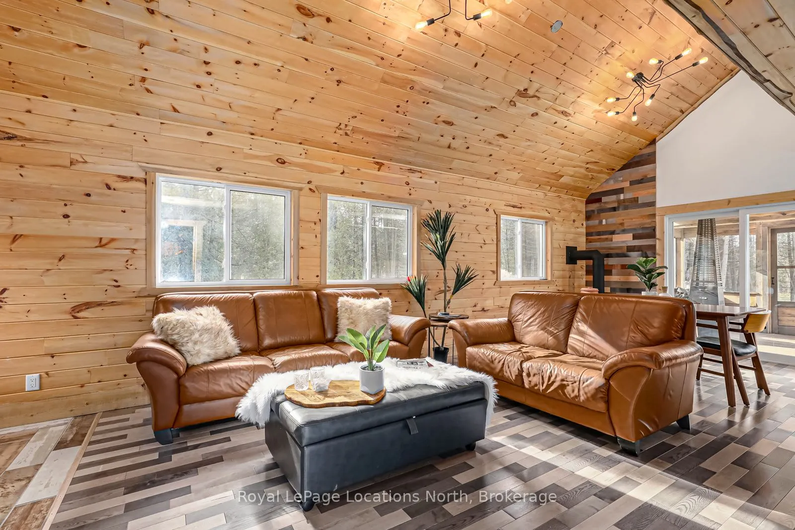 025359 Euph-St Vincent Townline