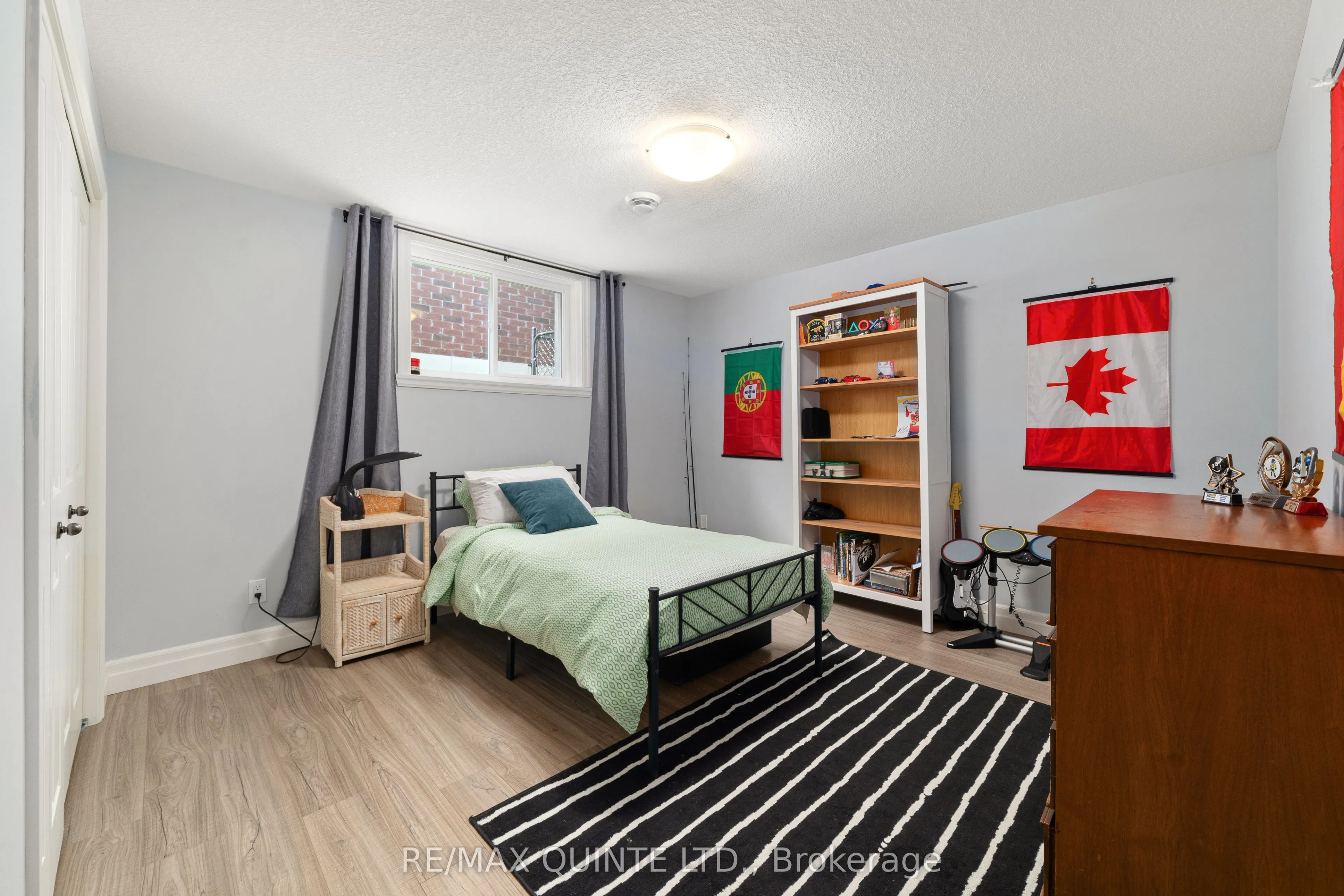 56 McIntosh Crescent