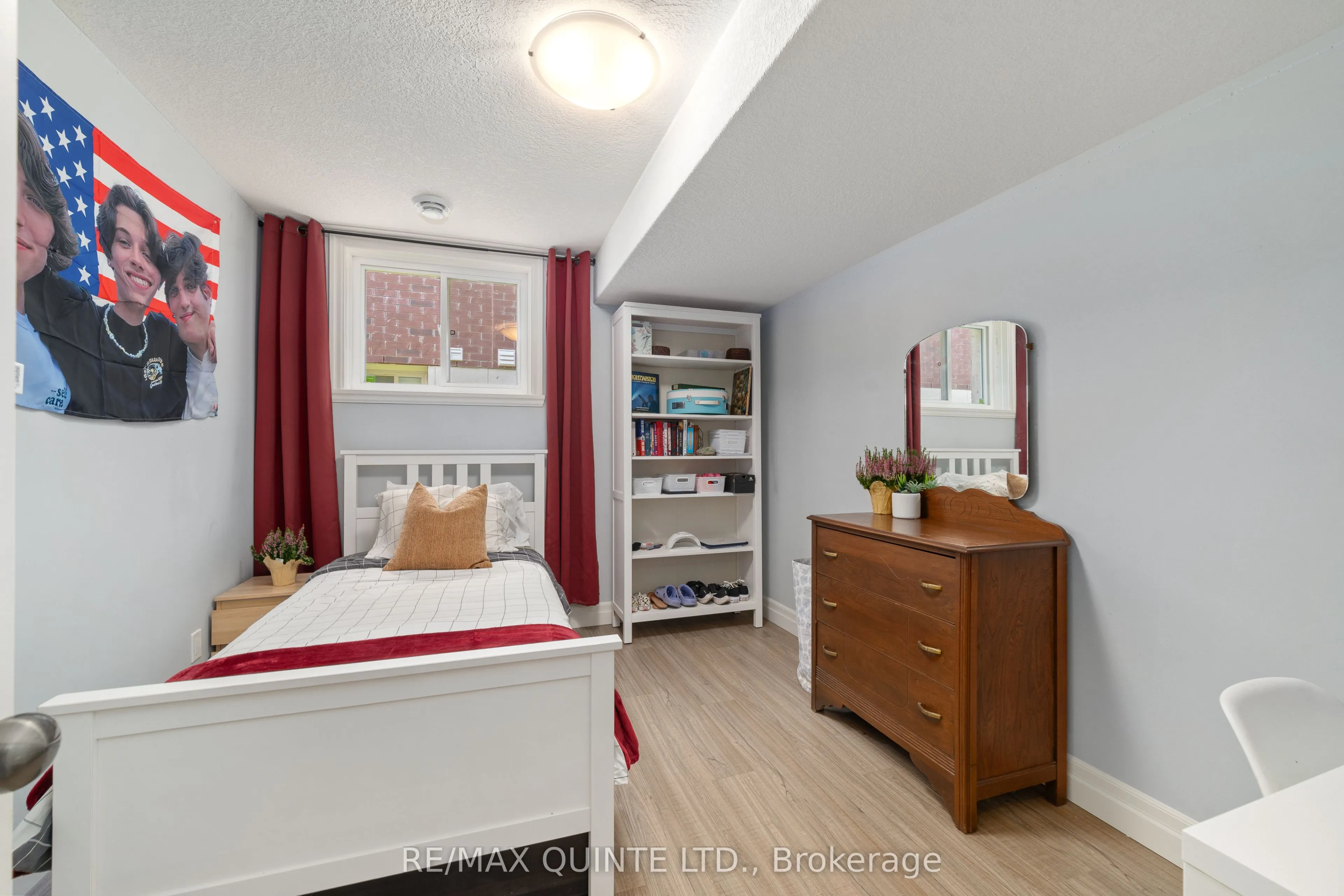 56 McIntosh Crescent
