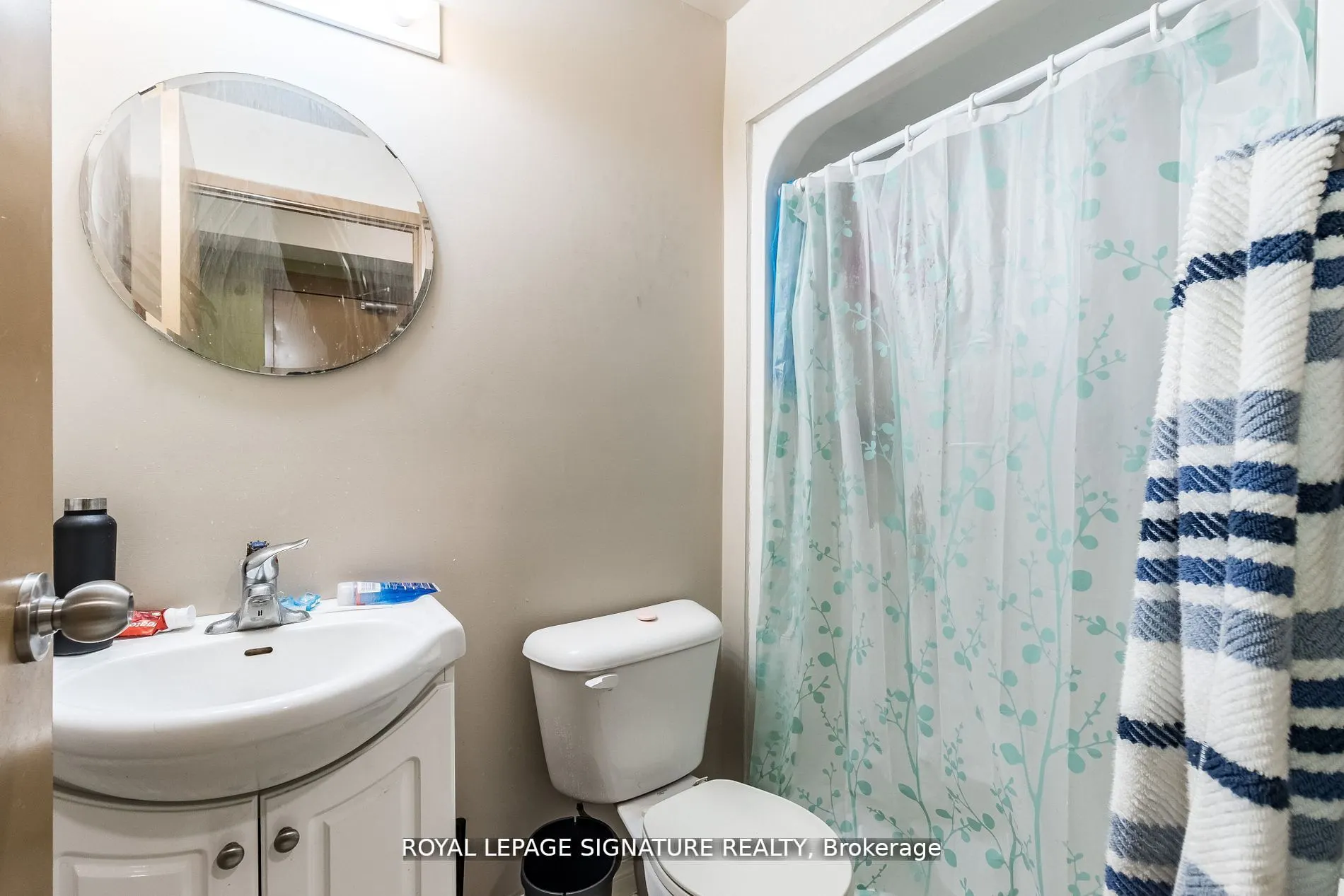 253 Lester Street, #101