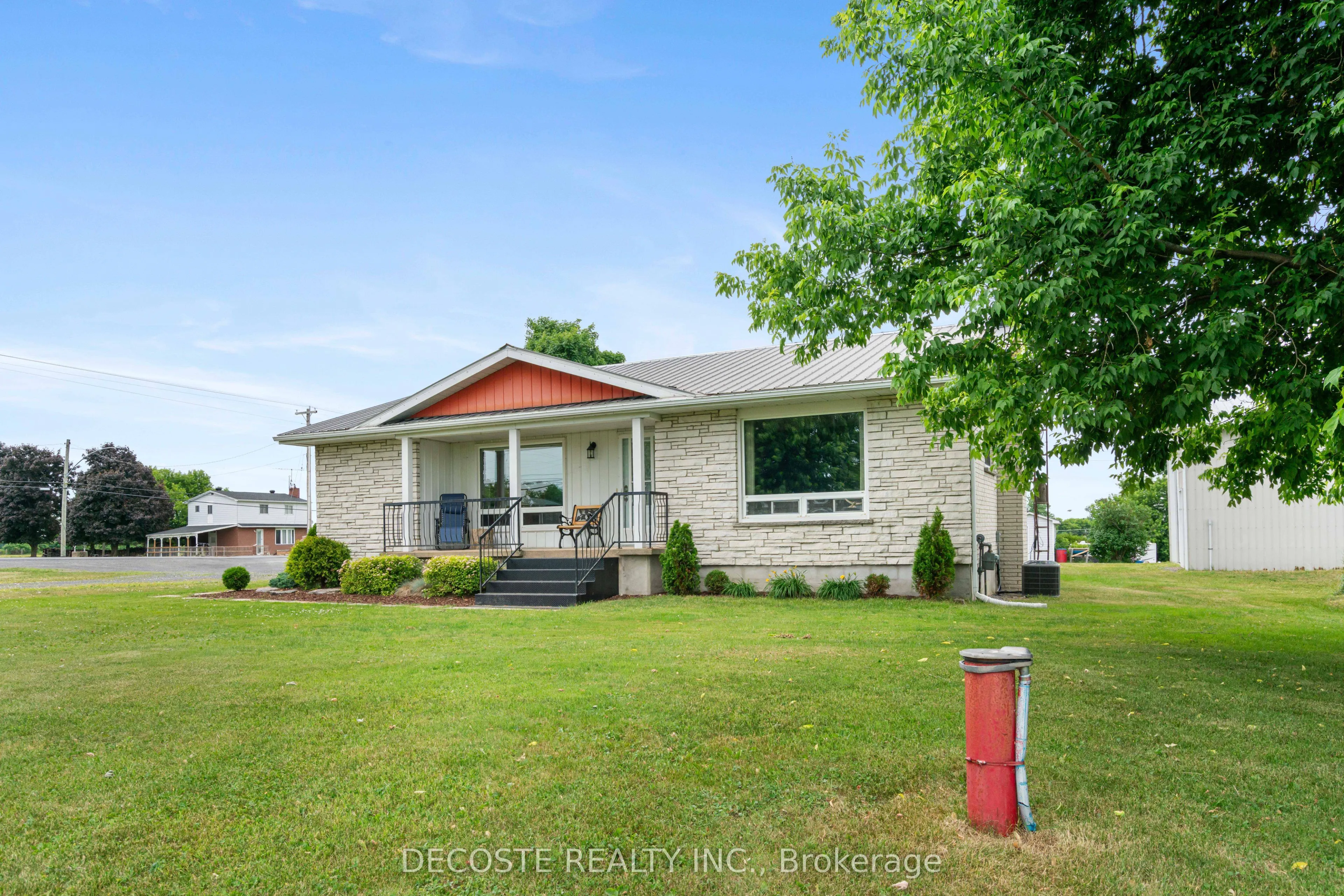 20330 Lochiel Road