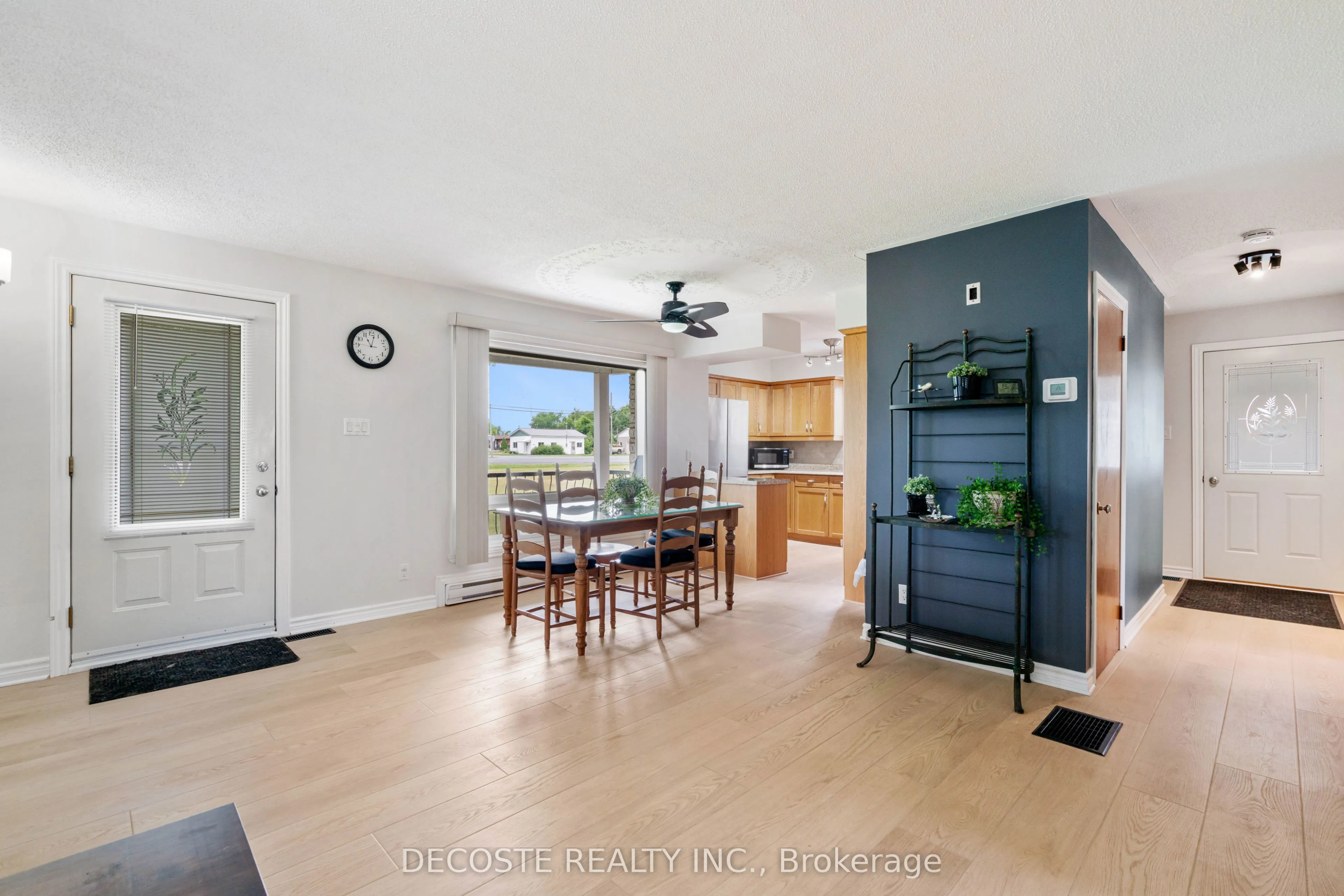 20330 Lochiel Road