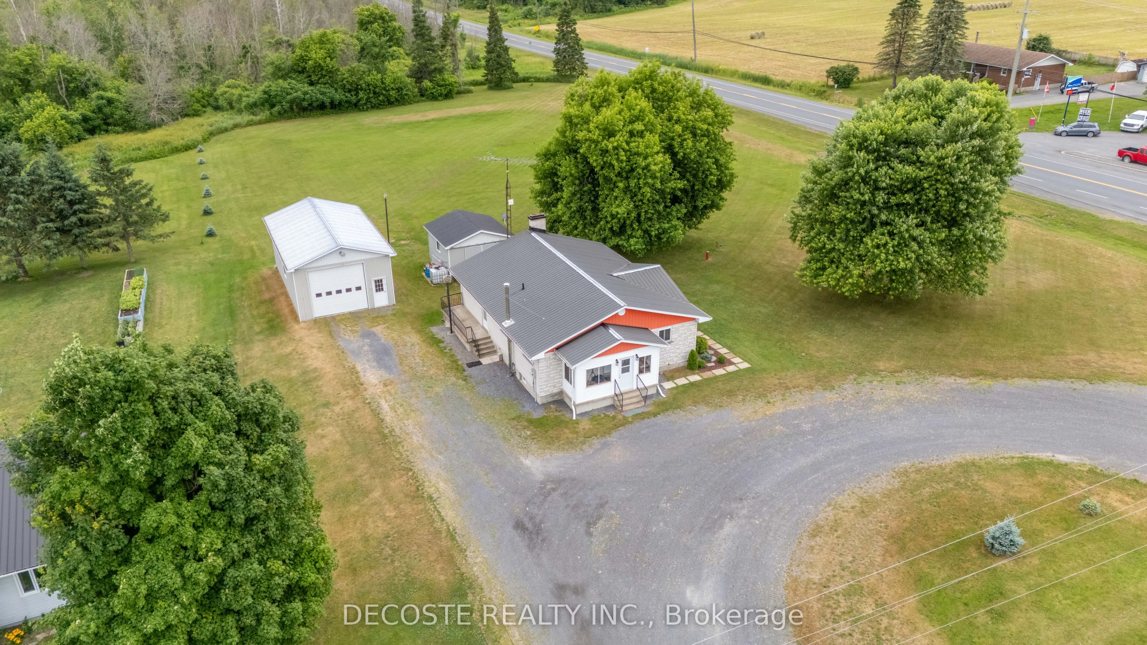 20330 Lochiel Road