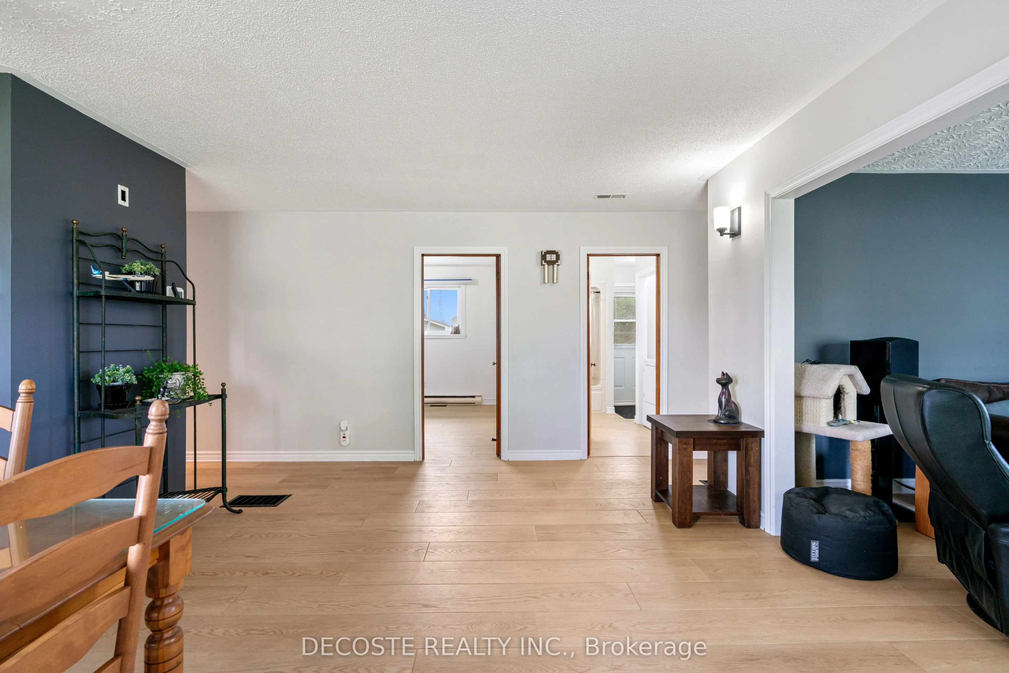 20330 Lochiel Road