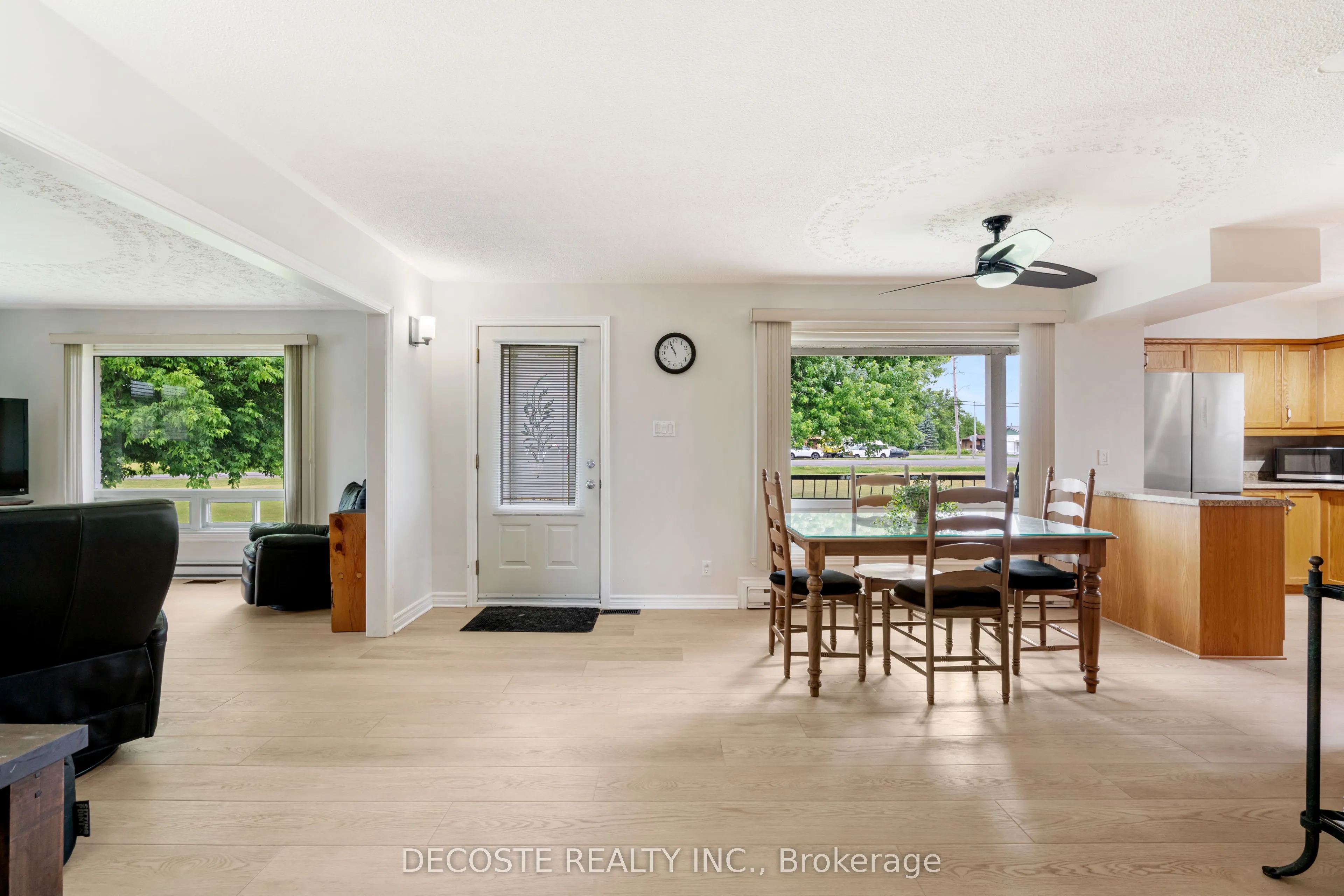 20330 Lochiel Road