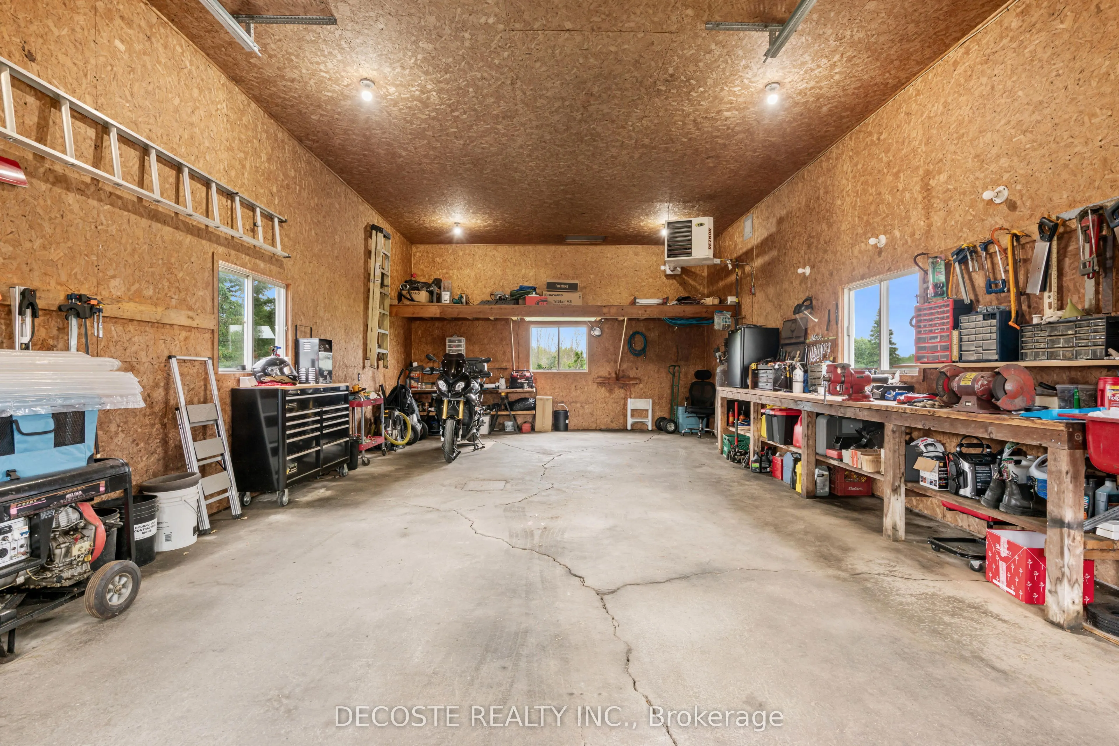 20330 Lochiel Road