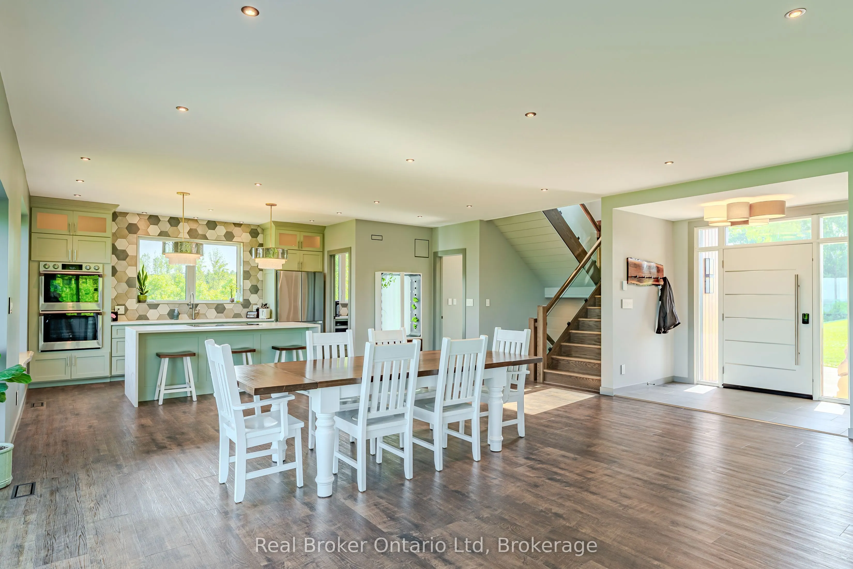 359801 Bayshore Road