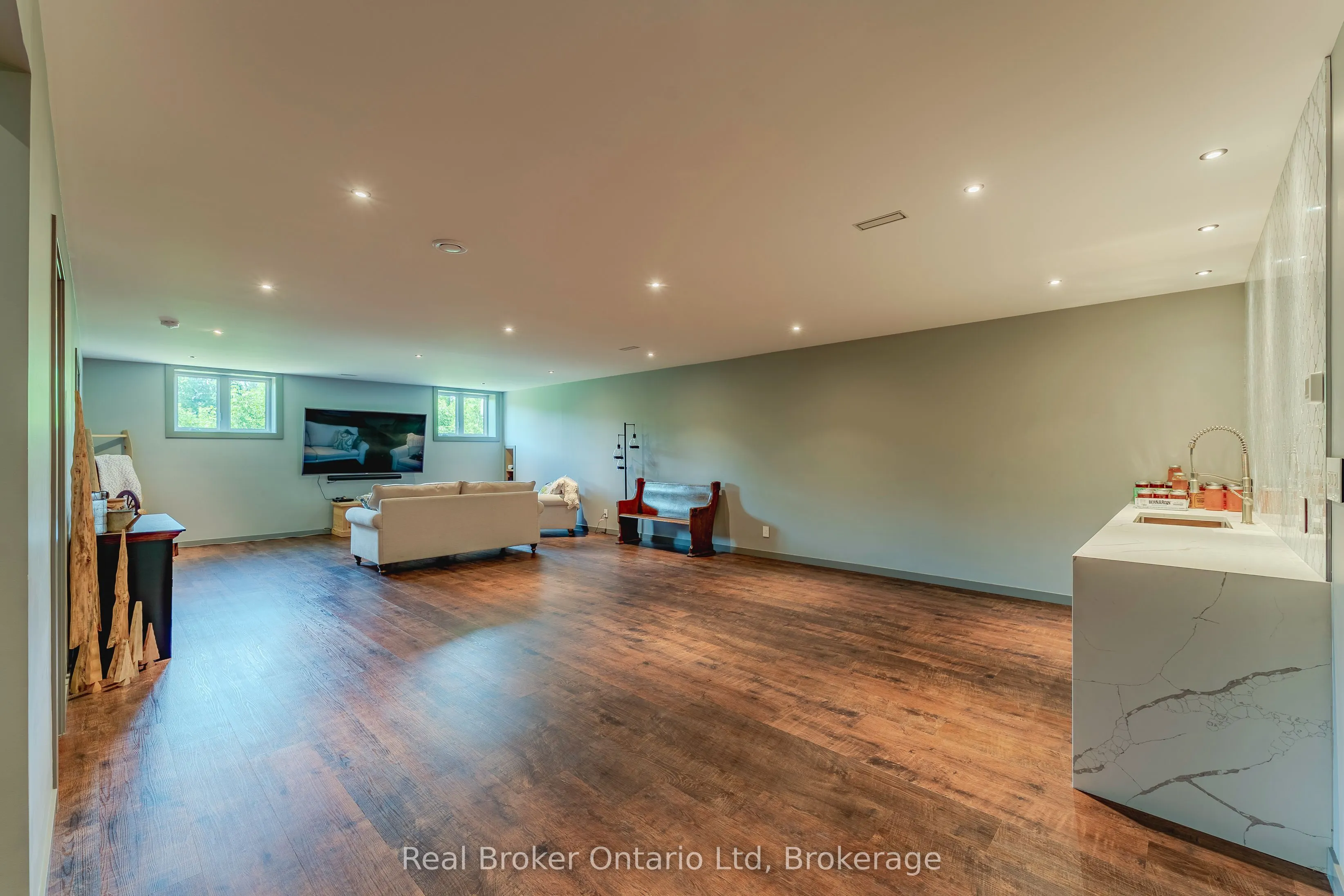 359801 Bayshore Road