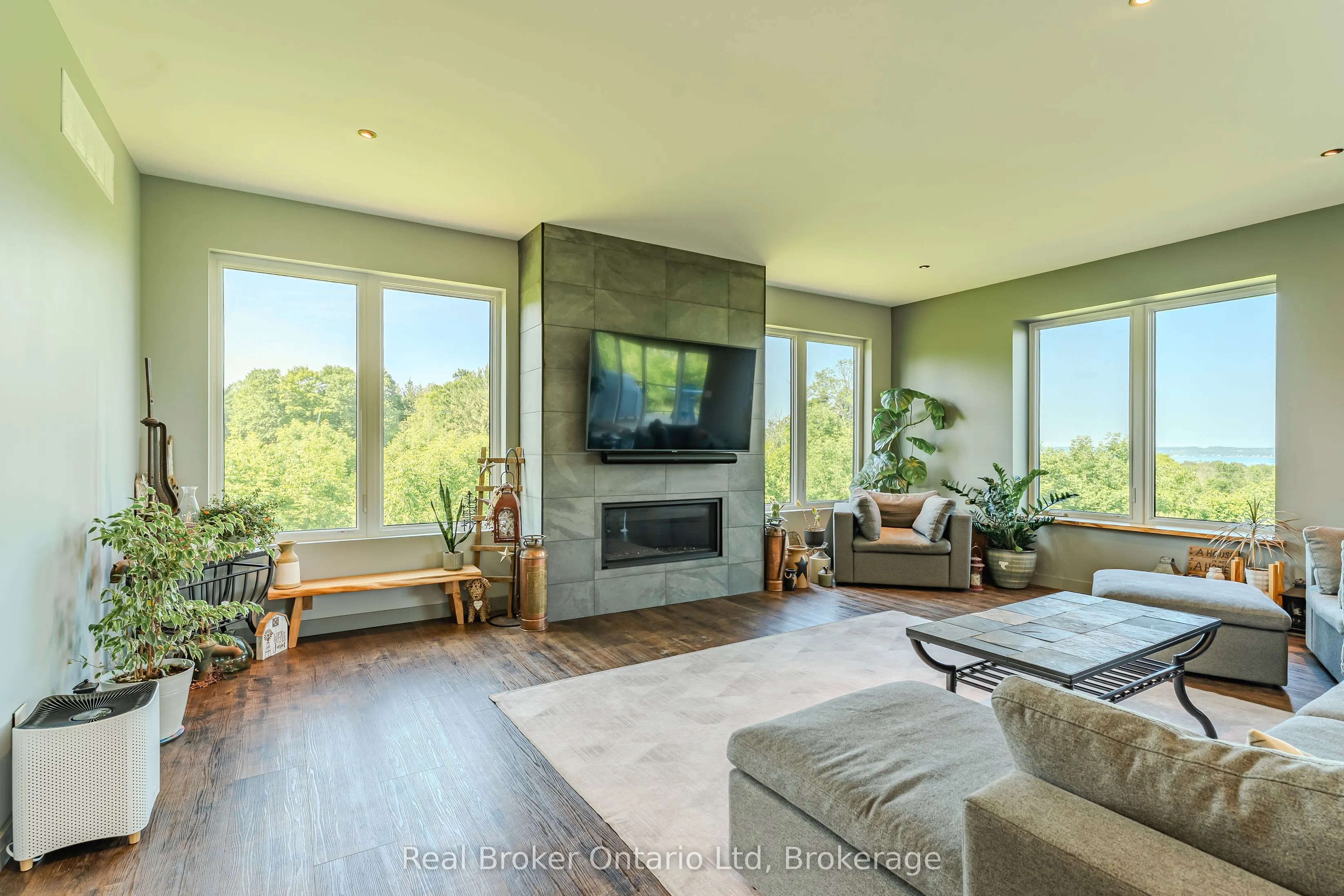 359801 Bayshore Road