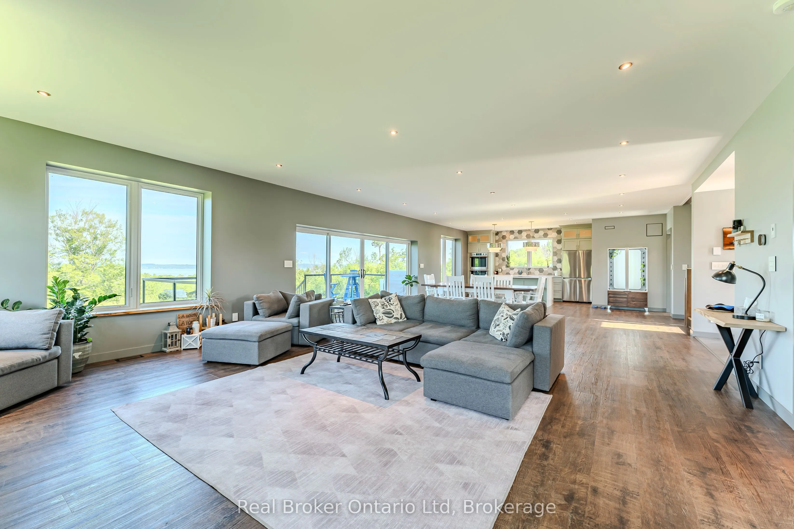 359801 Bayshore Road