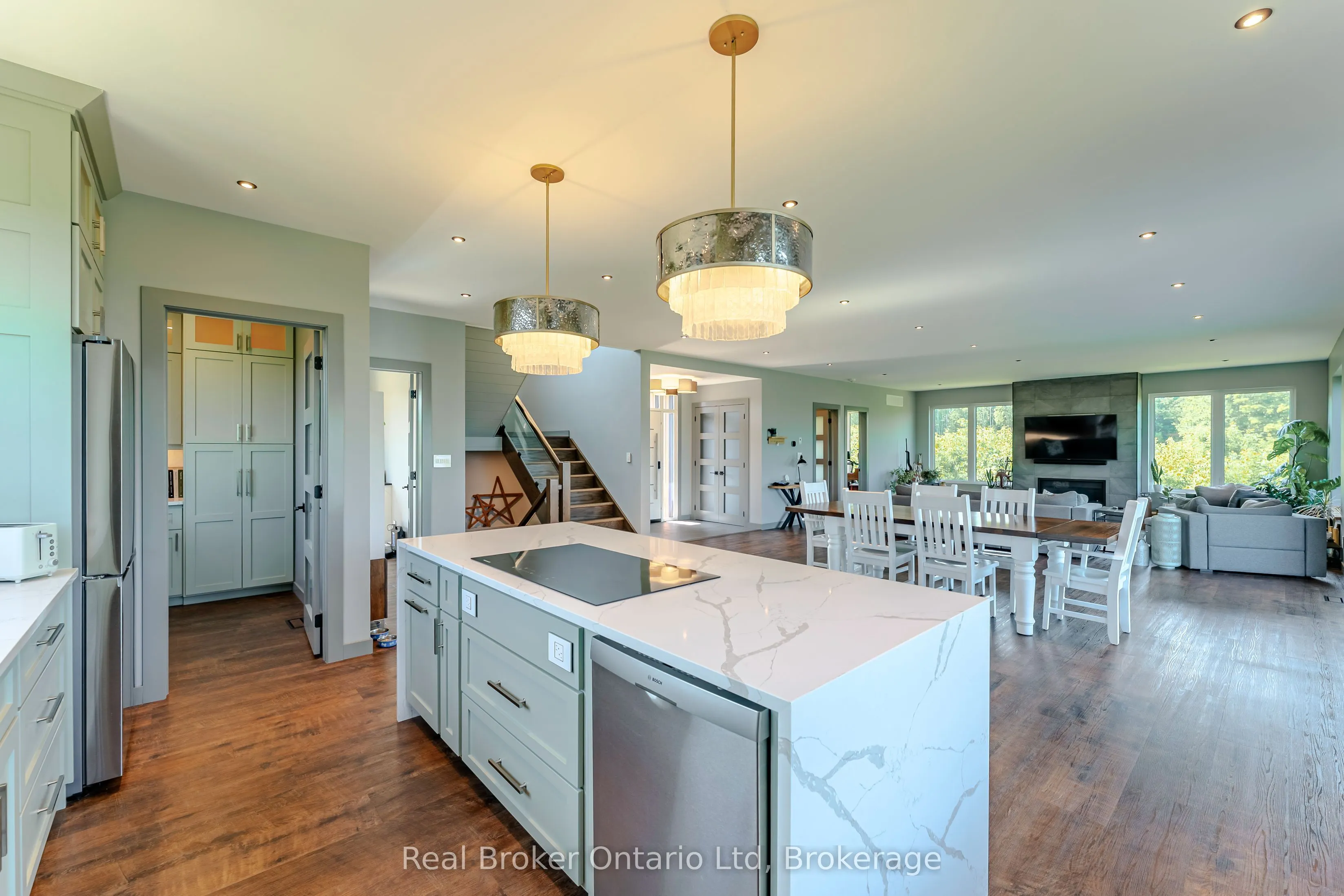 359801 Bayshore Road