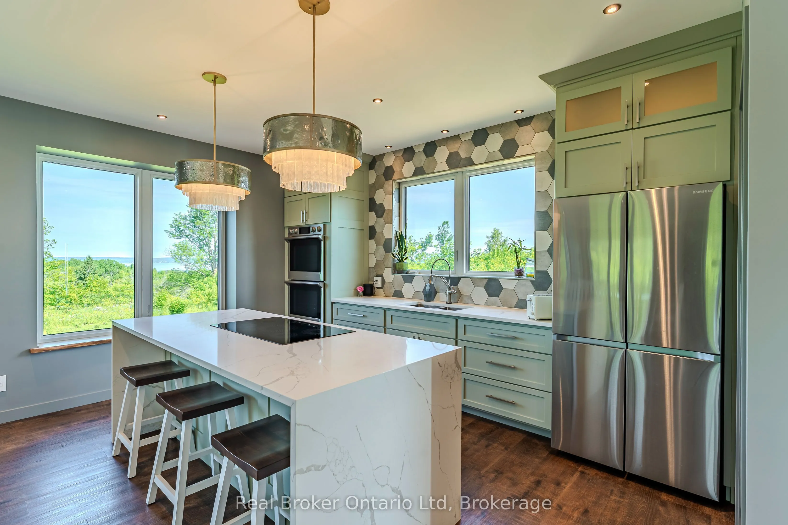 359801 Bayshore Road