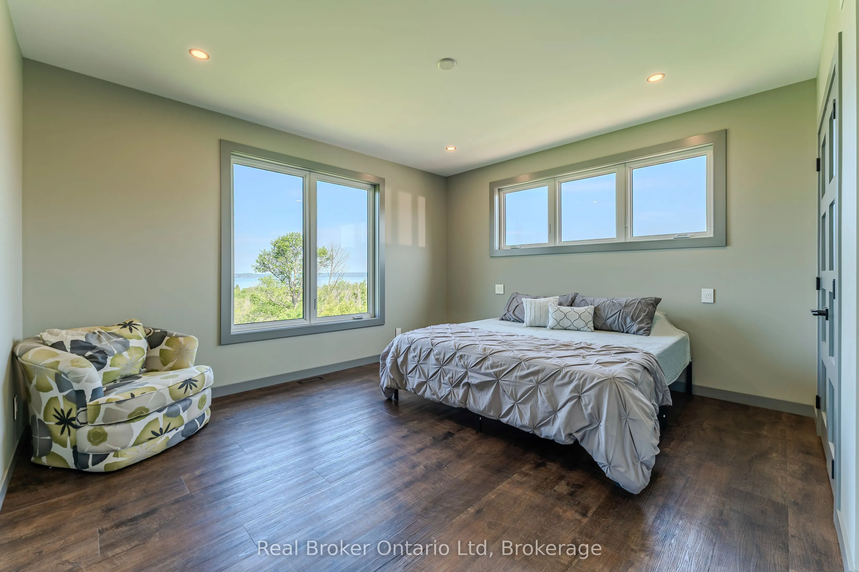 359801 Bayshore Road