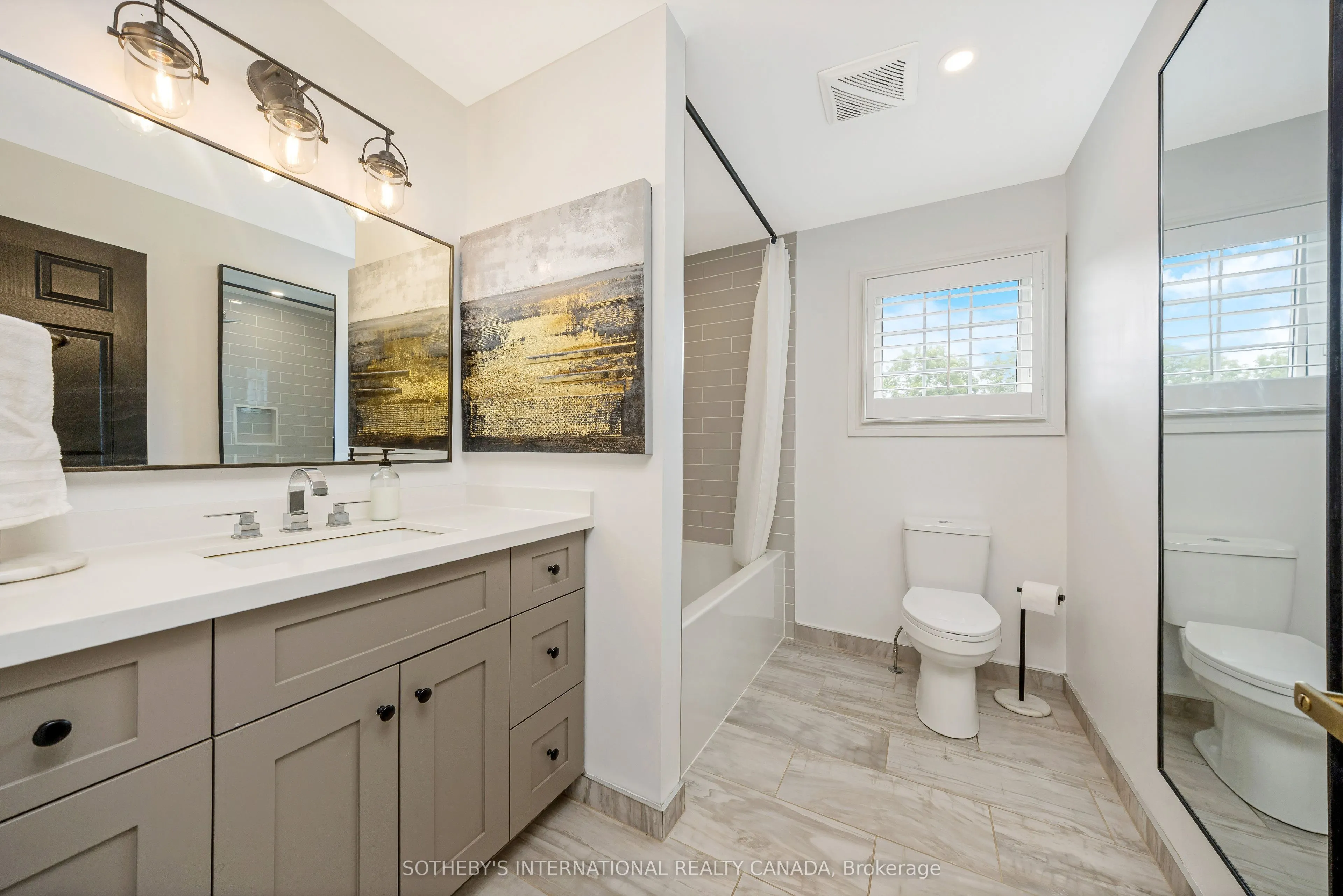 10 Meander Close