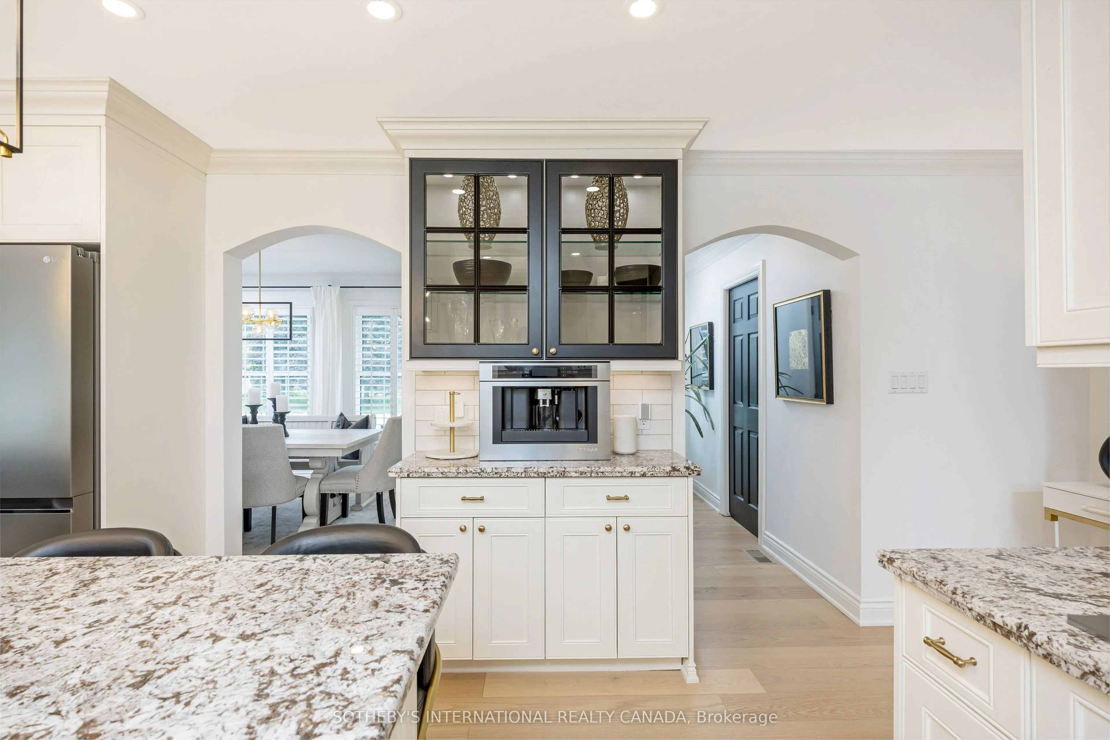 10 Meander Close