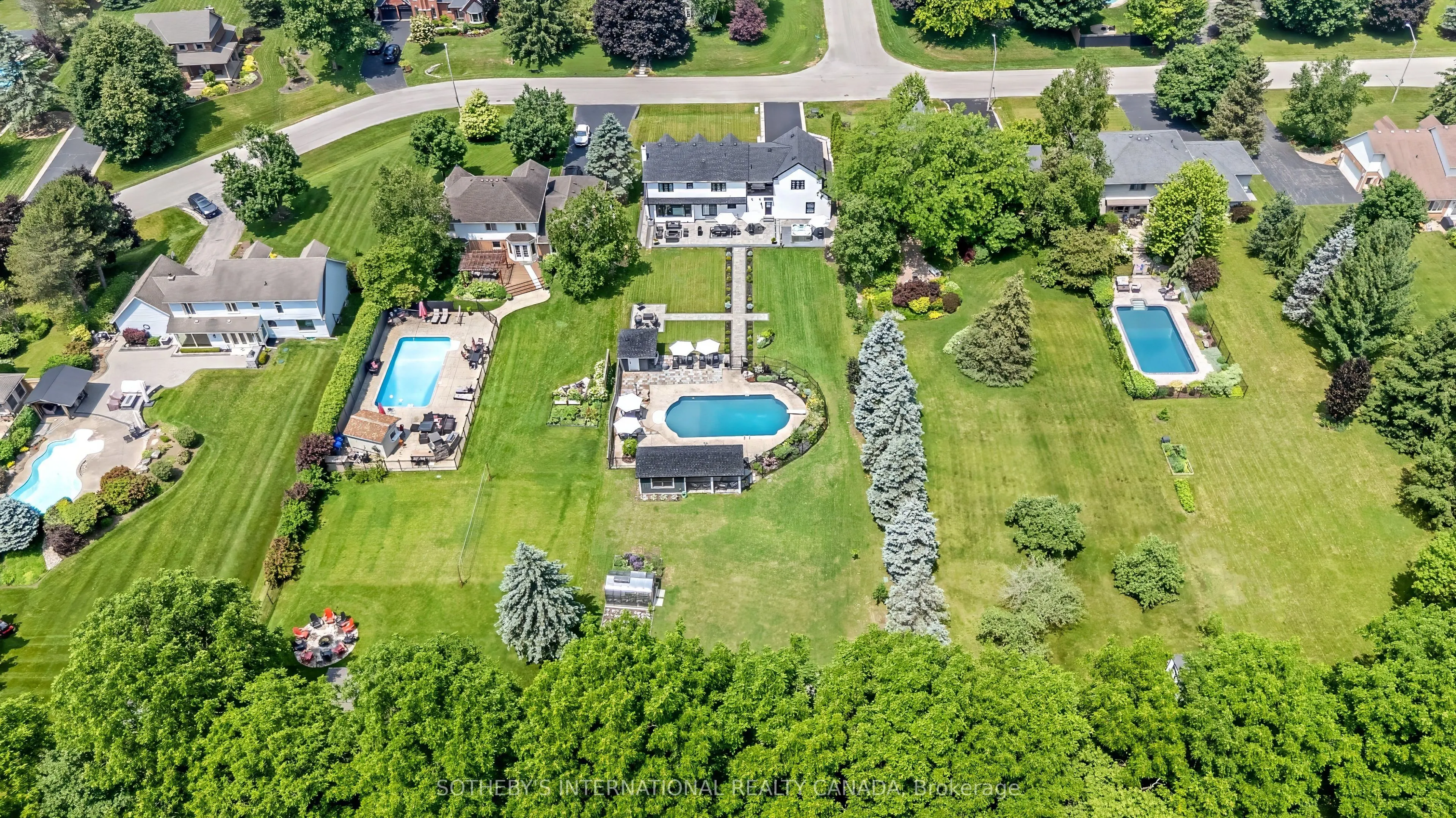 10 Meander Close