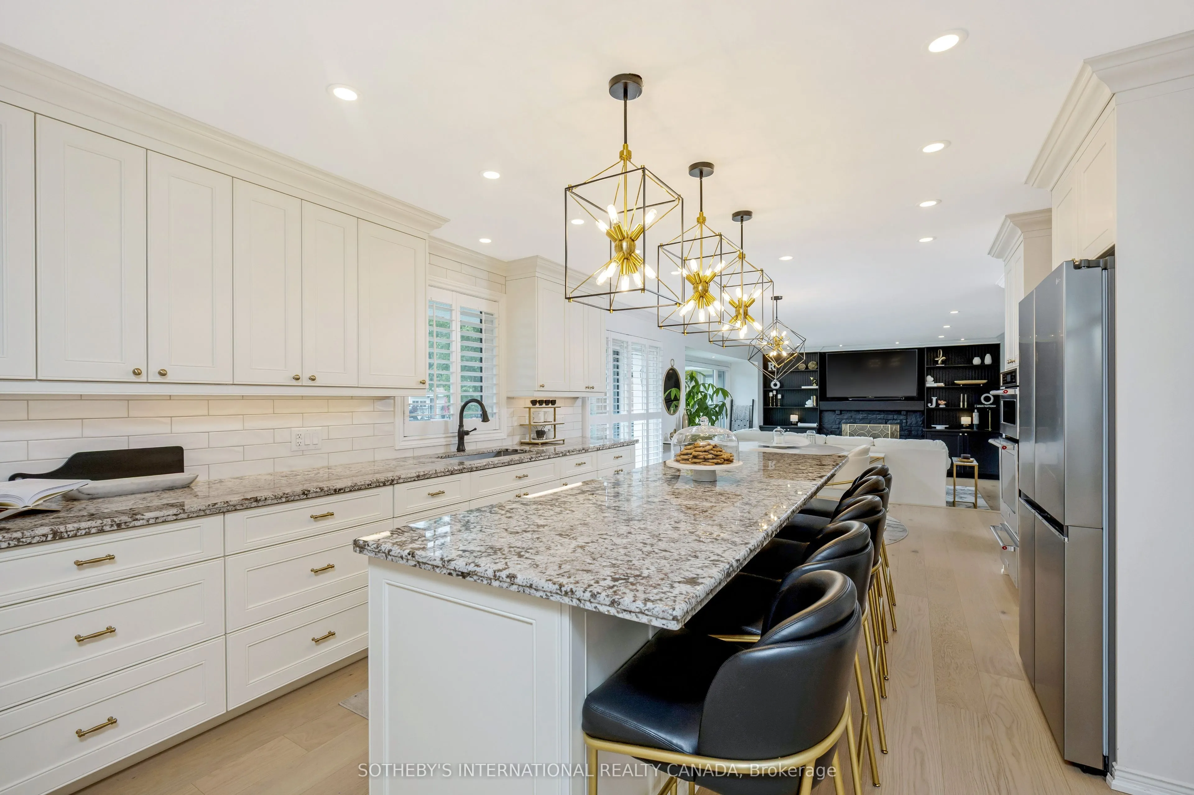 10 Meander Close