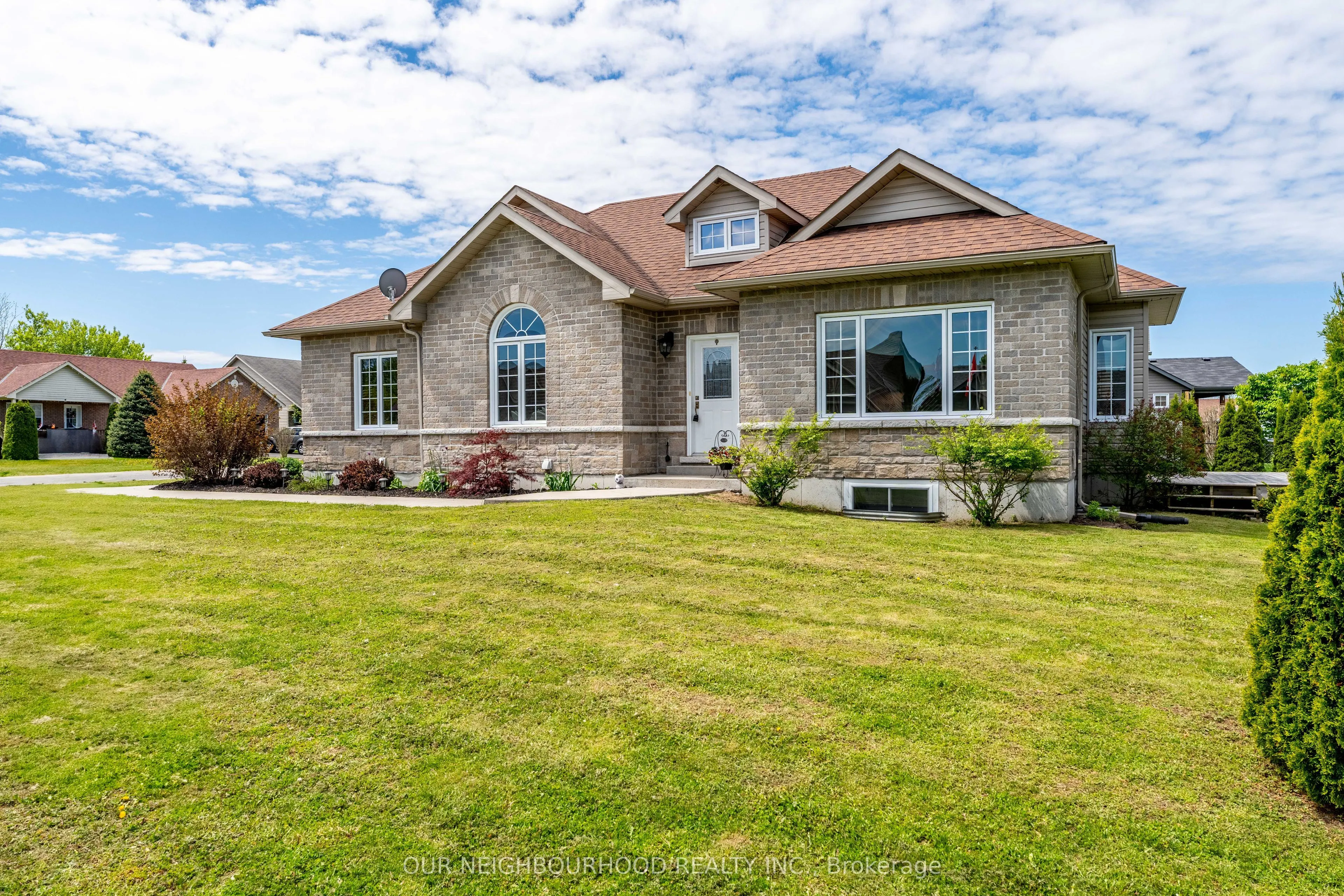 16 Cortland Crescent