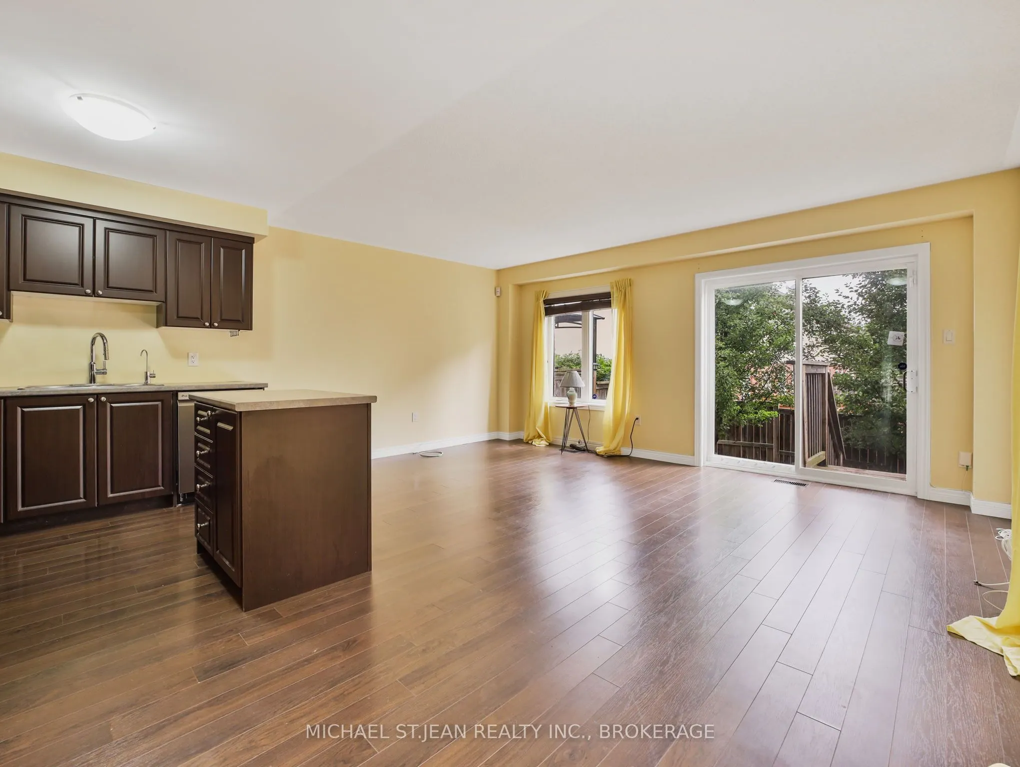 20 McConkey Crescent #90