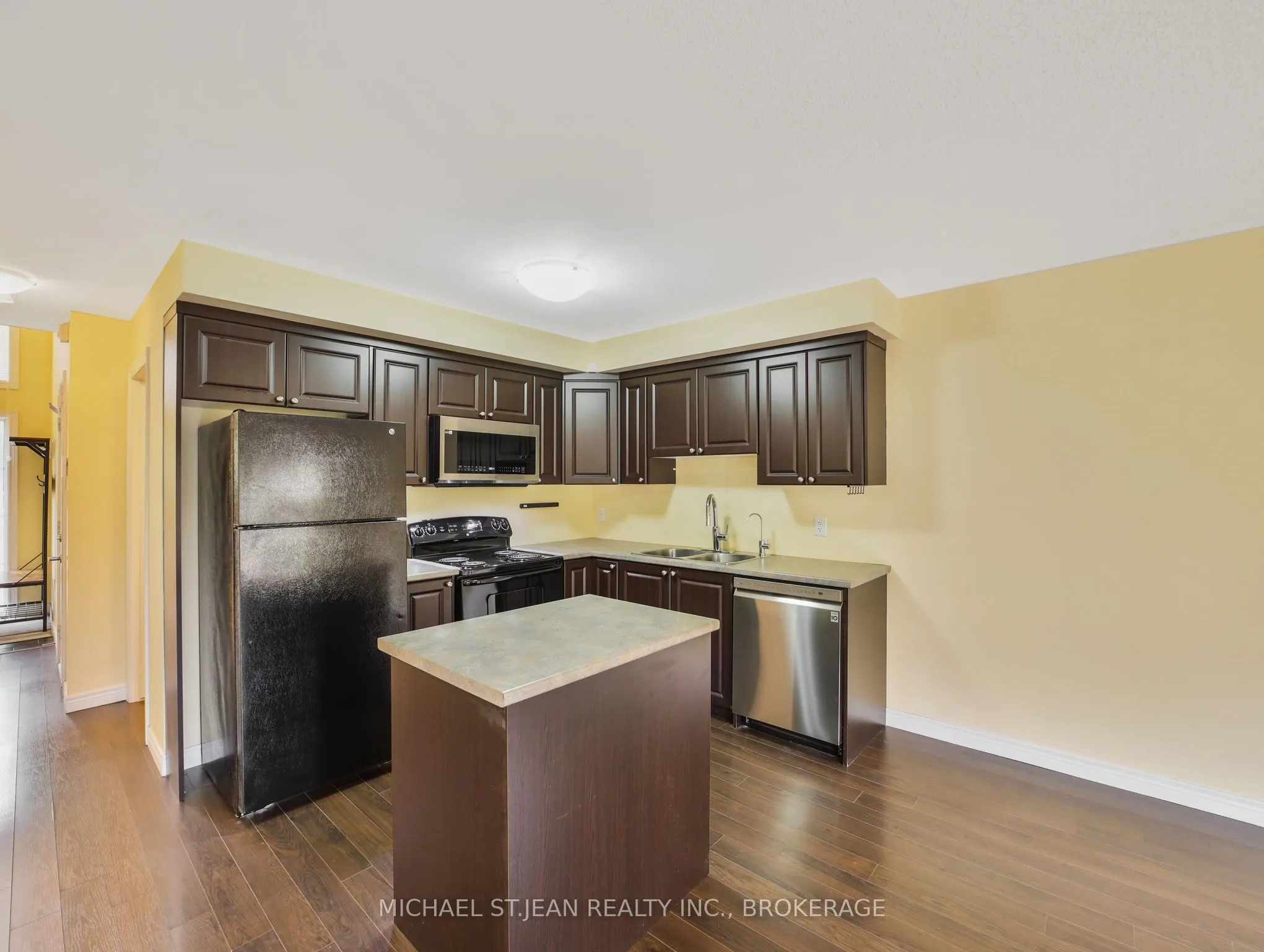 20 McConkey Crescent #90