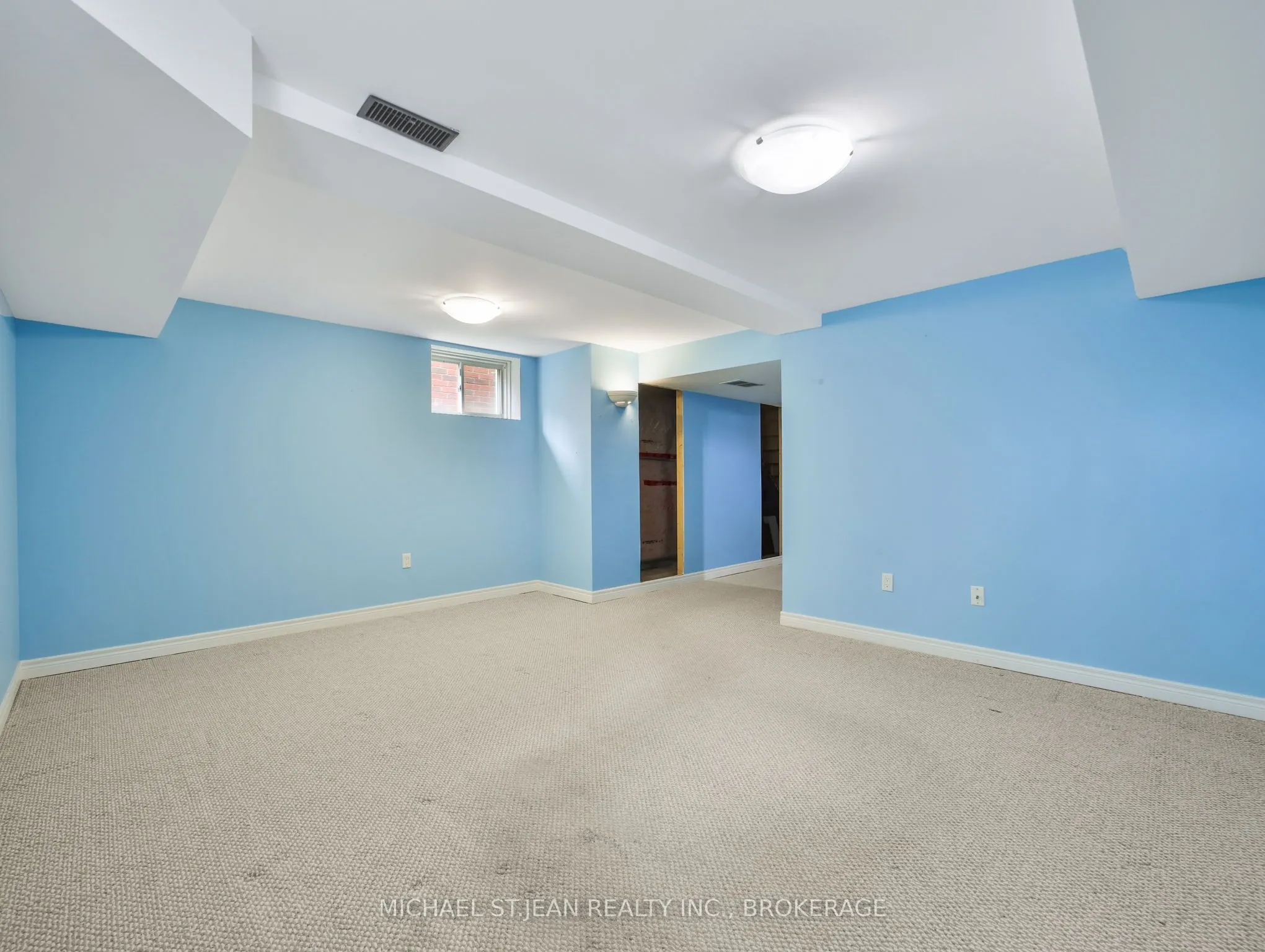 20 McConkey Crescent #90
