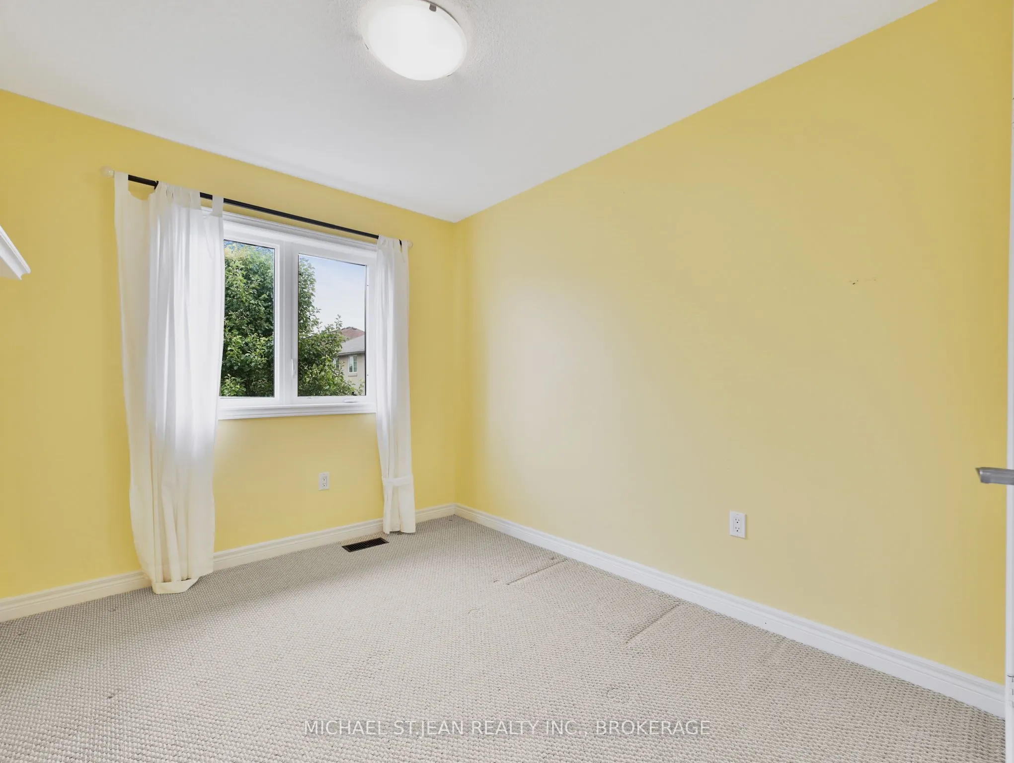 20 McConkey Crescent #90
