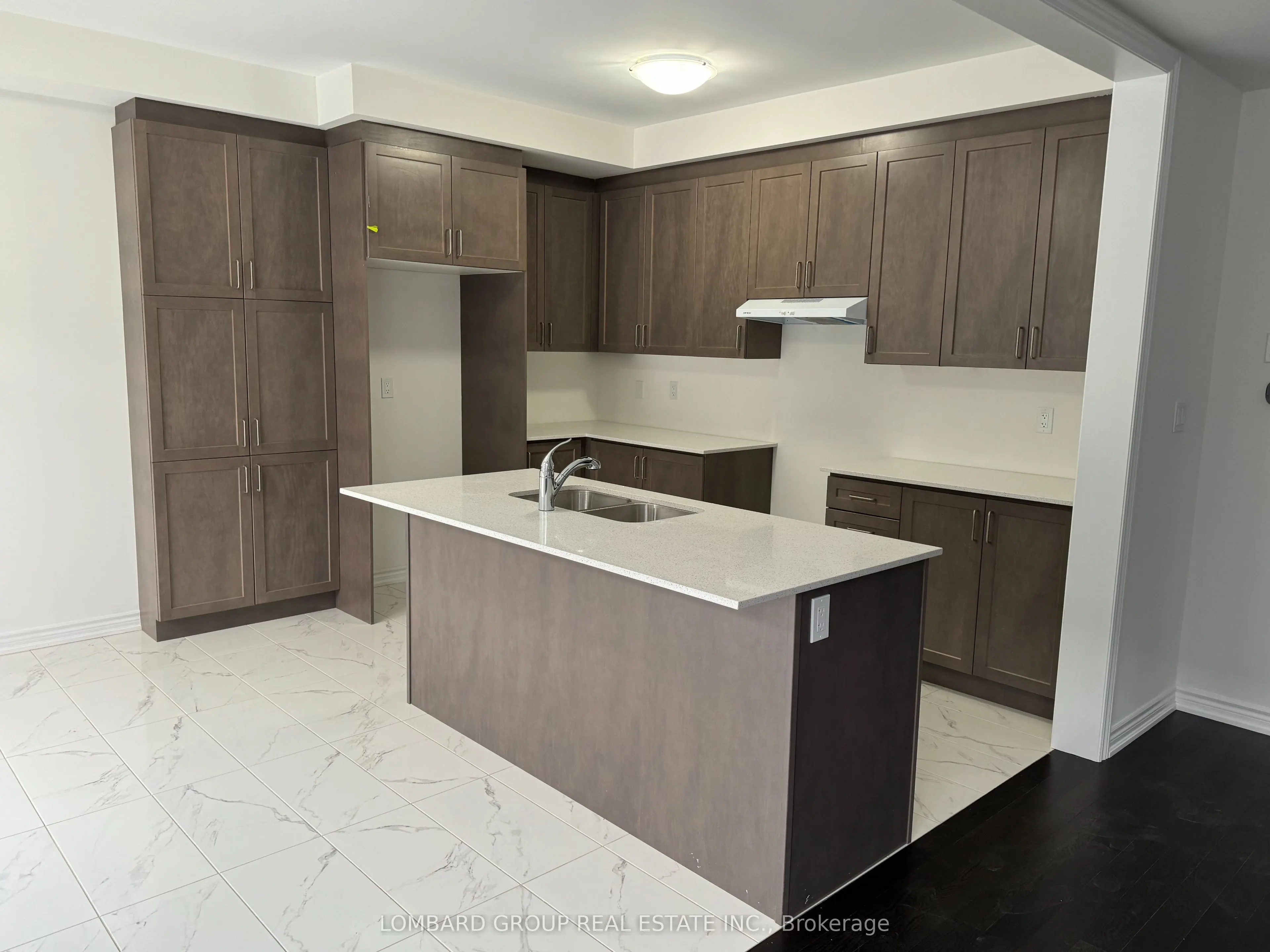 21 Stanley Leitch Drive