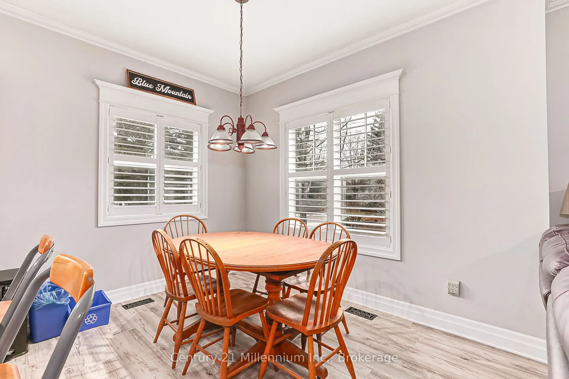 184 Snowbridge Way, #120
