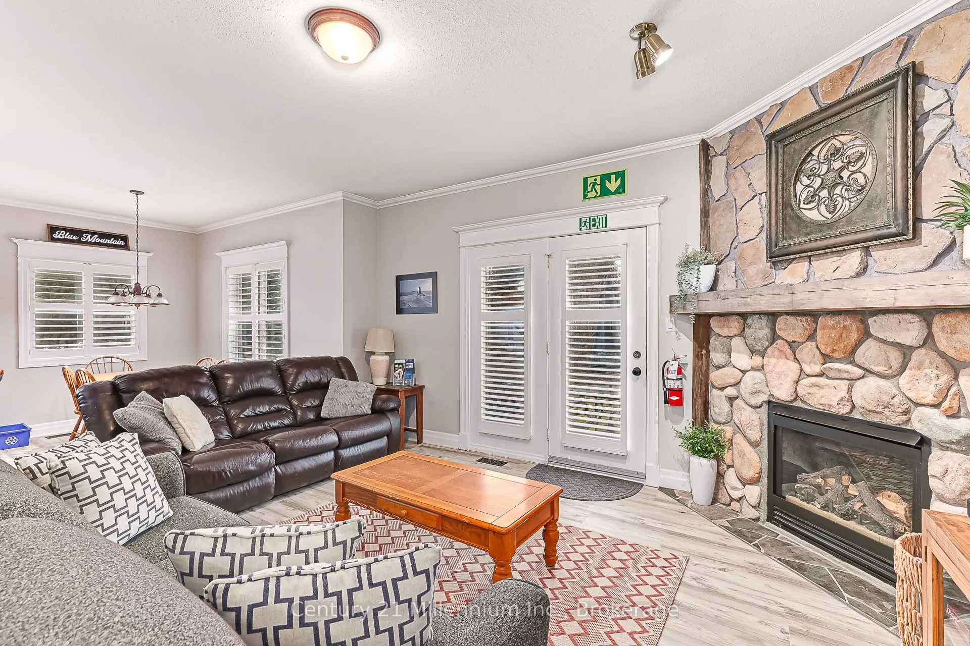 184 Snowbridge Way, #120