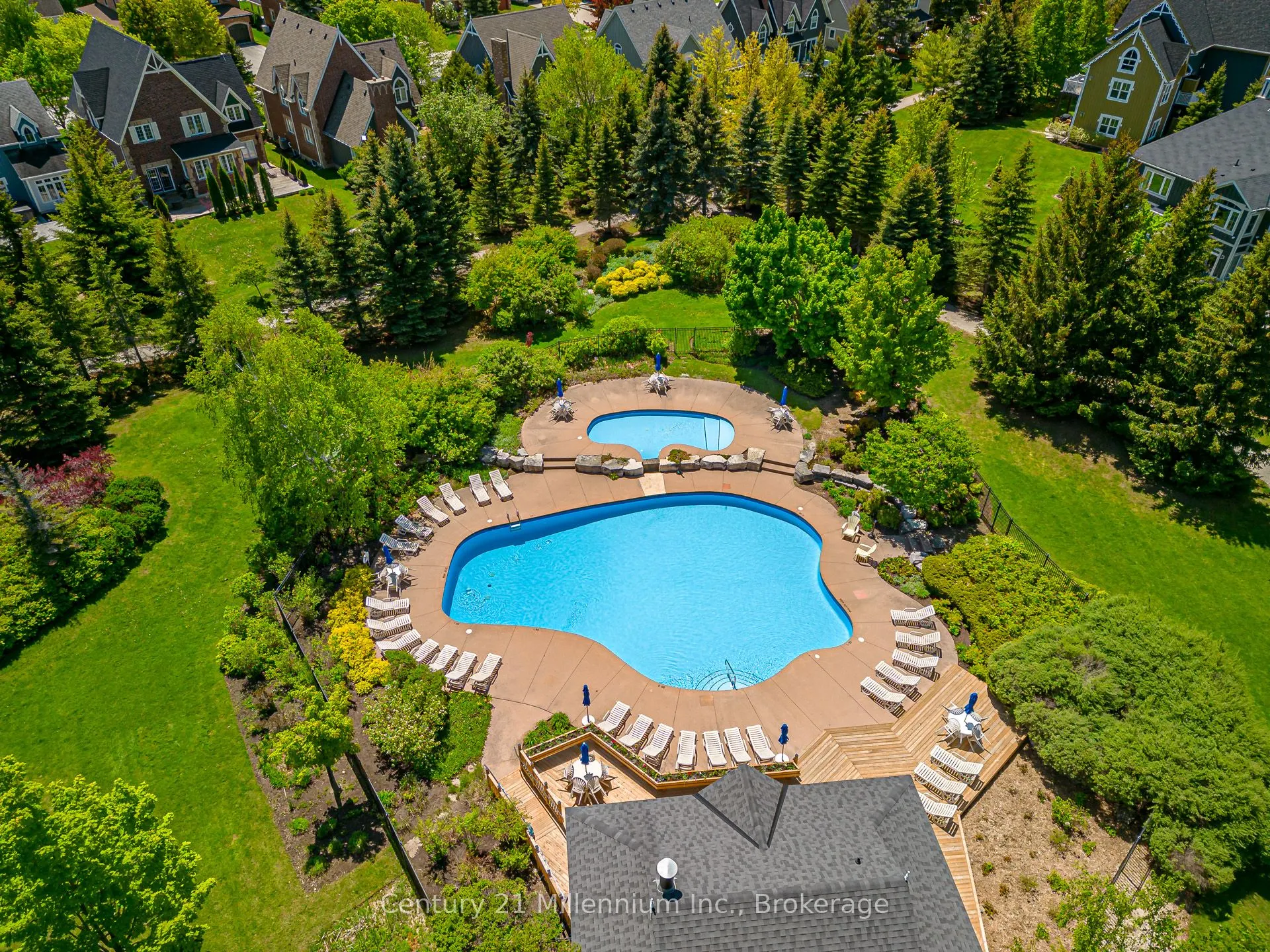 184 Snowbridge Way, #120