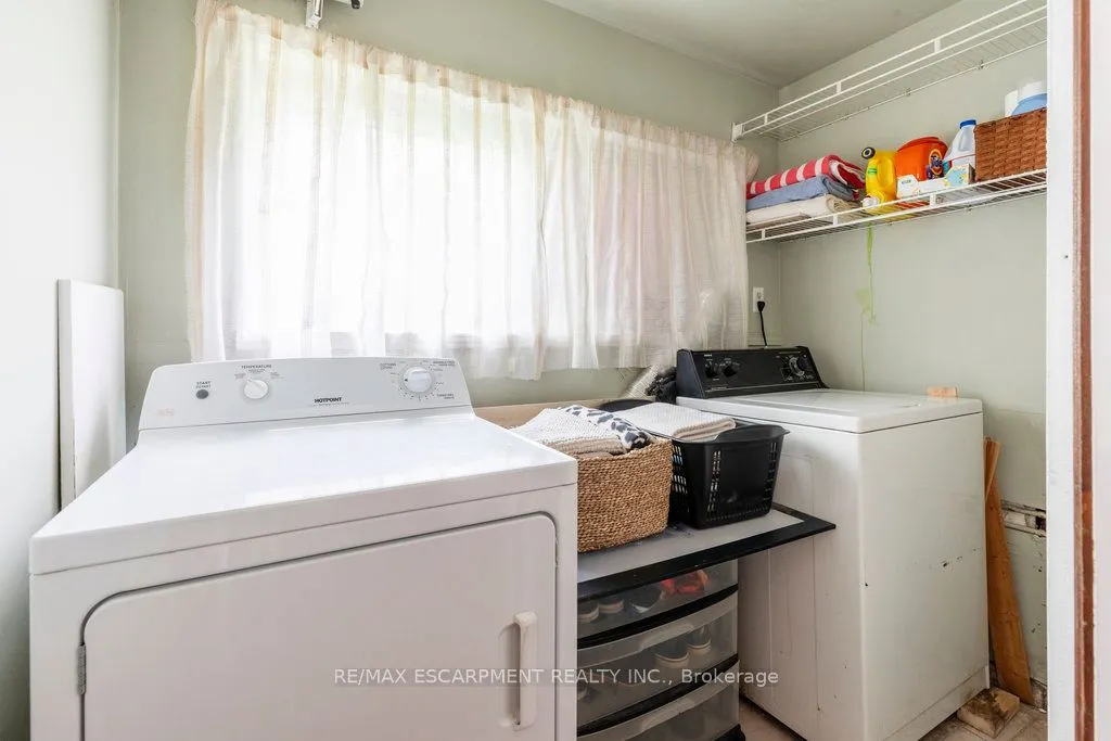 169 Forfar Street W