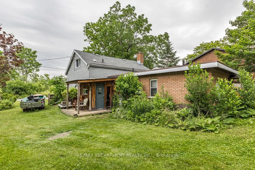 169 Forfar Street W