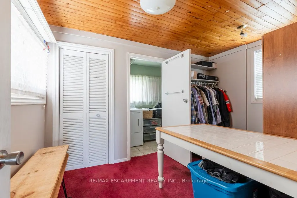 169 Forfar Street W