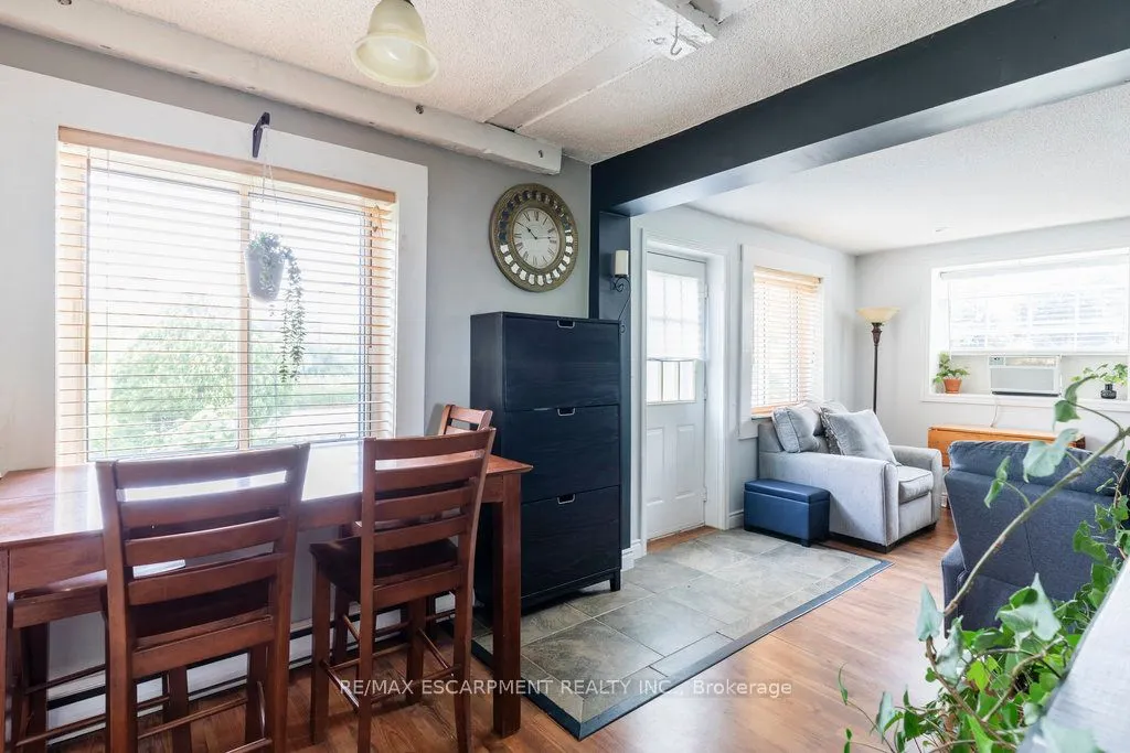 169 Forfar Street W