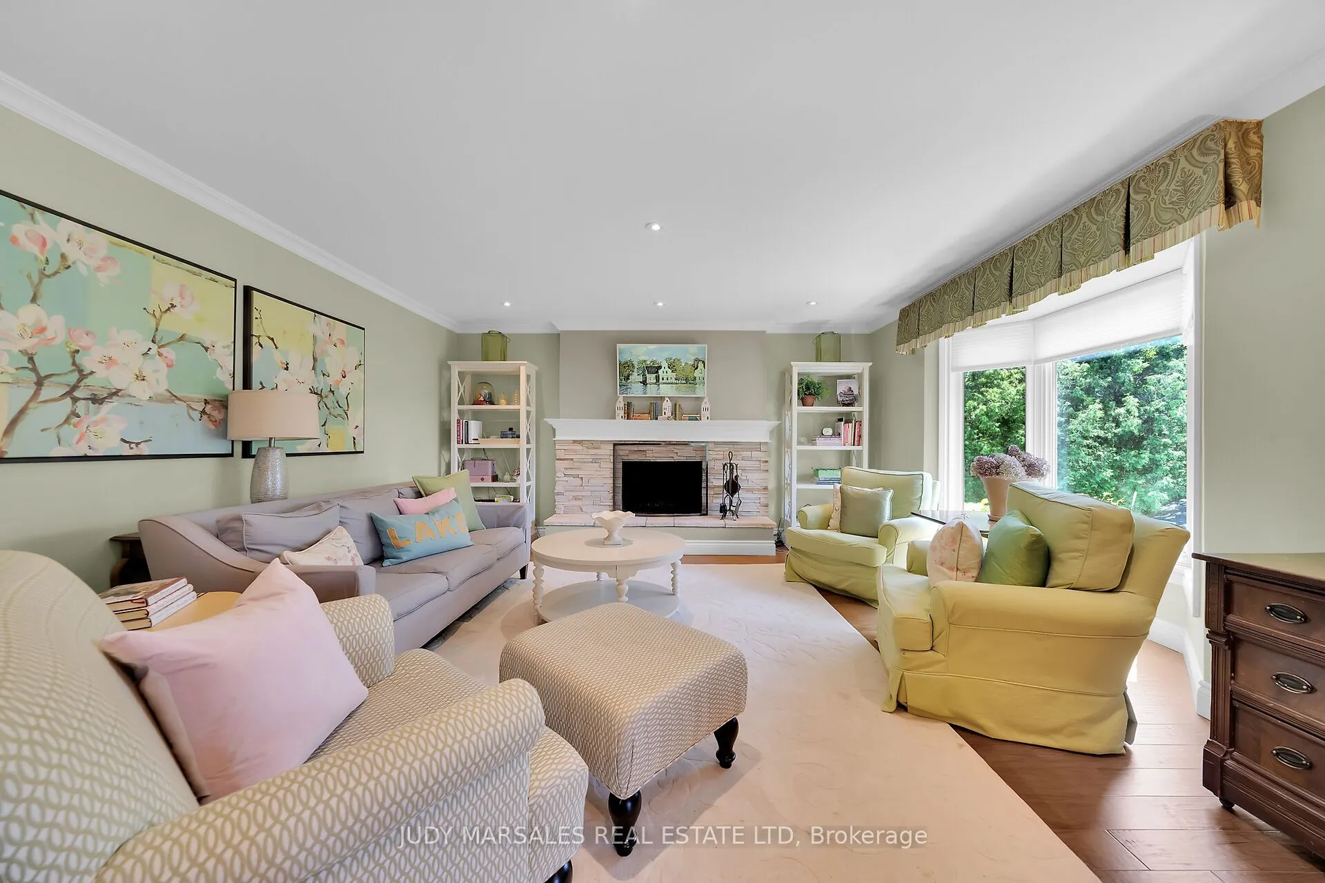 12 Vance Crescent