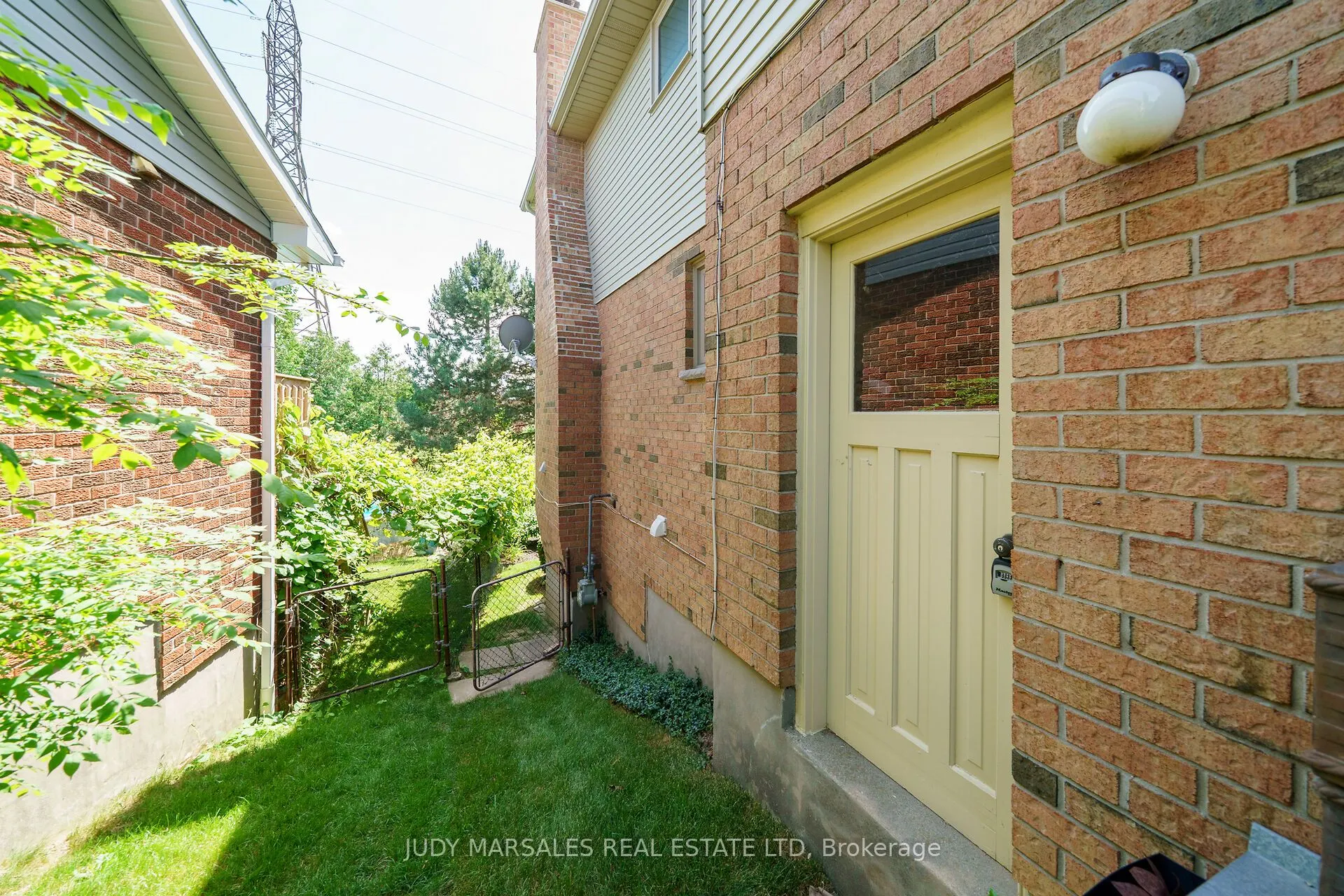 12 Vance Crescent