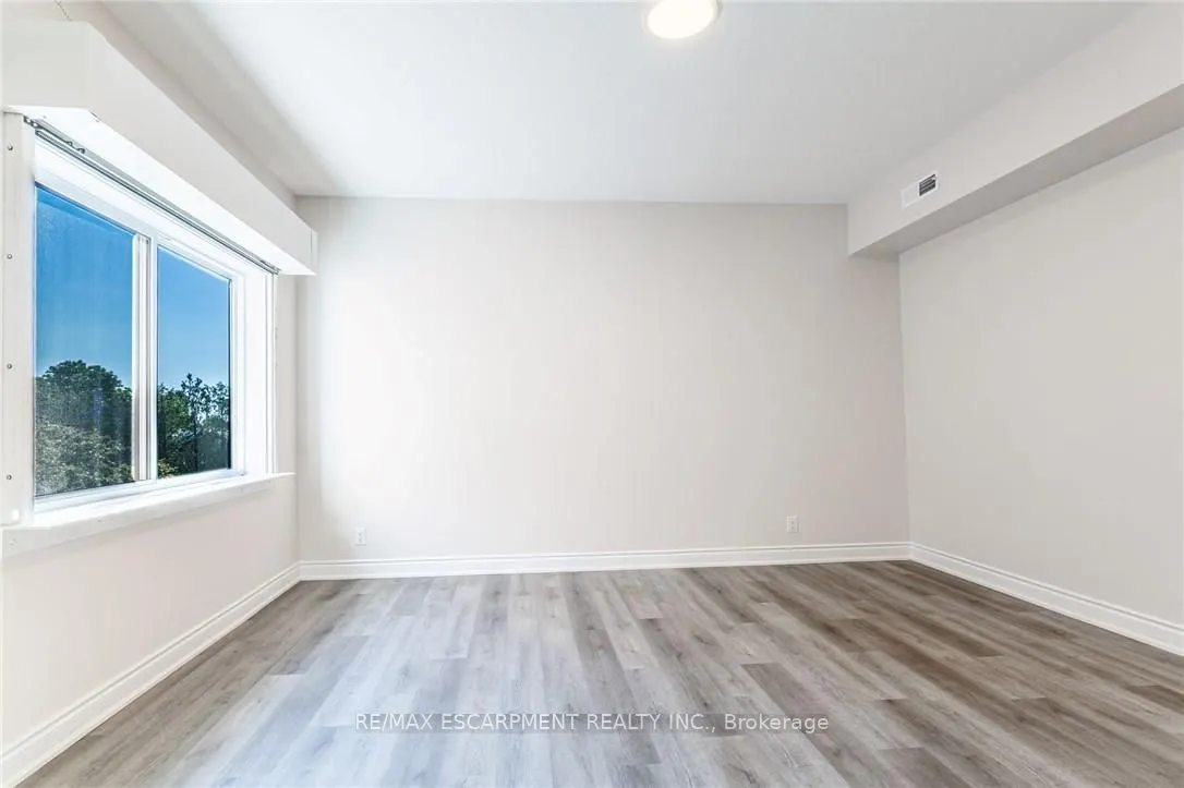 261 KING Street, #301 - 3A
